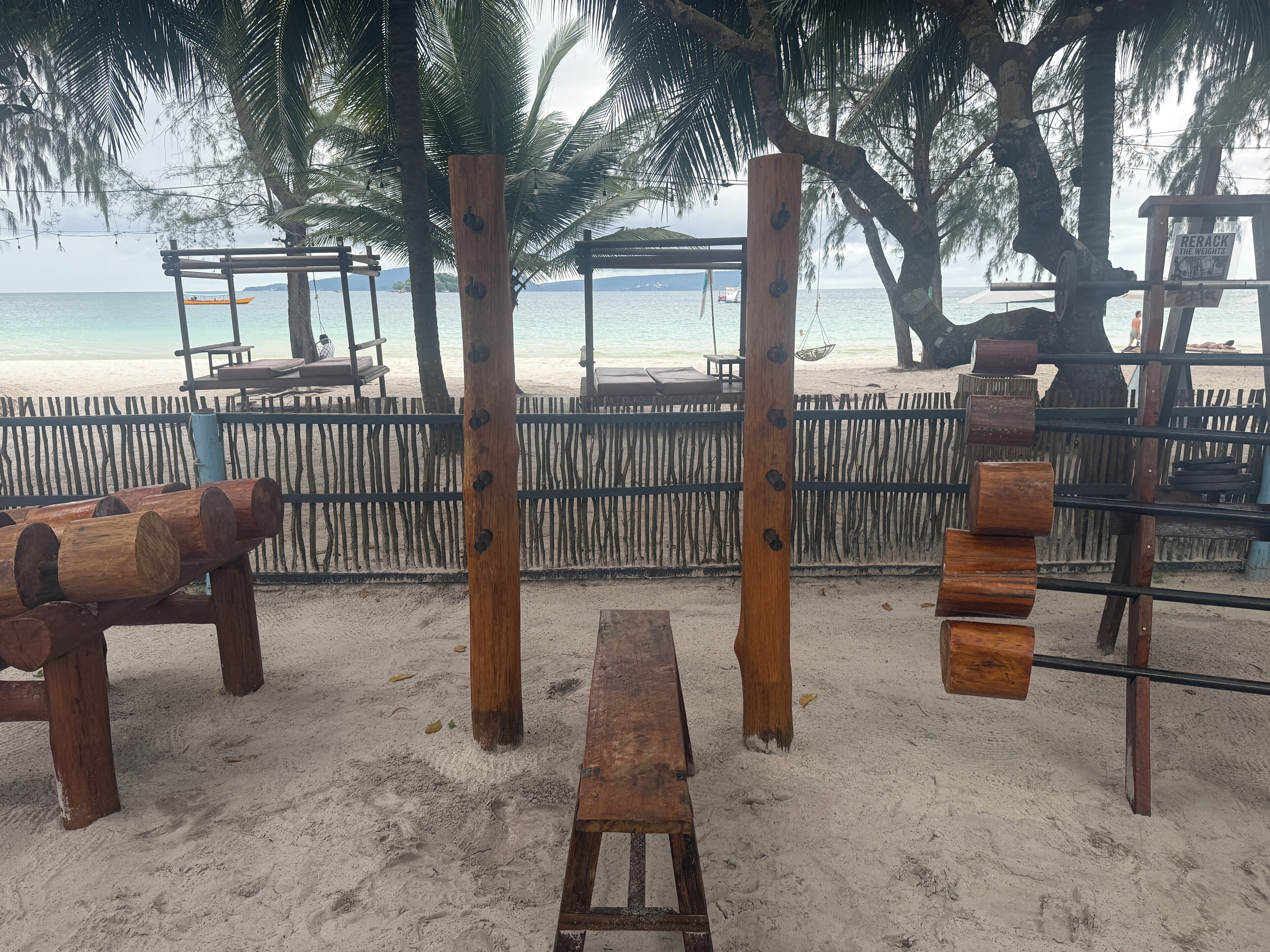 Mad Monkey Koh Rong Samloem
