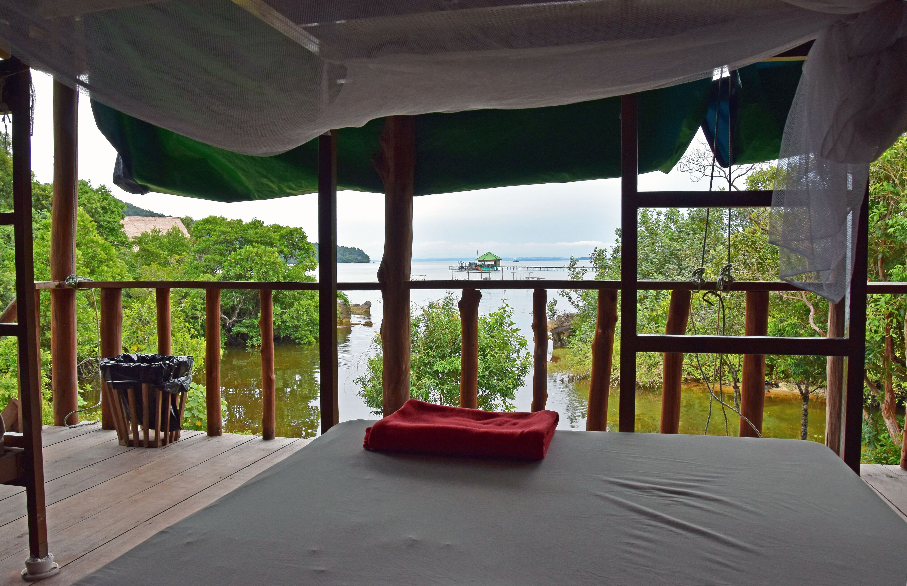 Mad Monkey Koh Rong Samloem