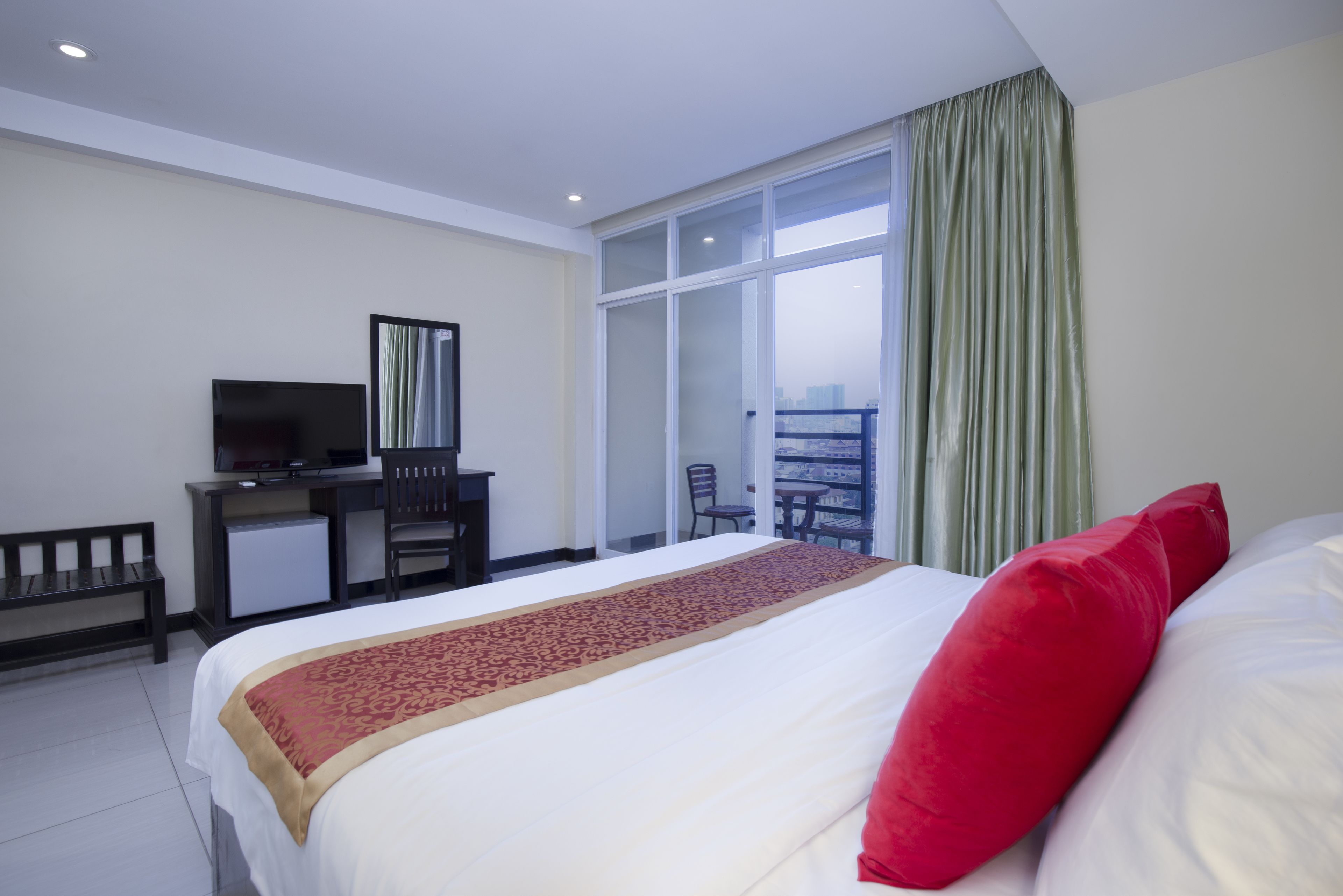 China Wind Holiday Hotel