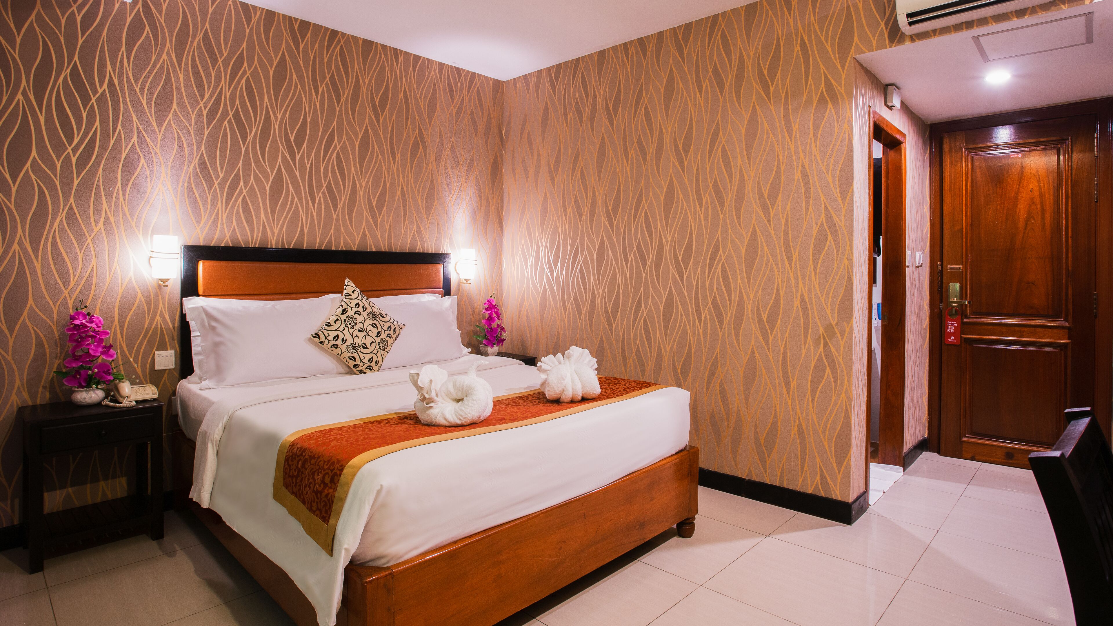 China Wind Holiday Hotel