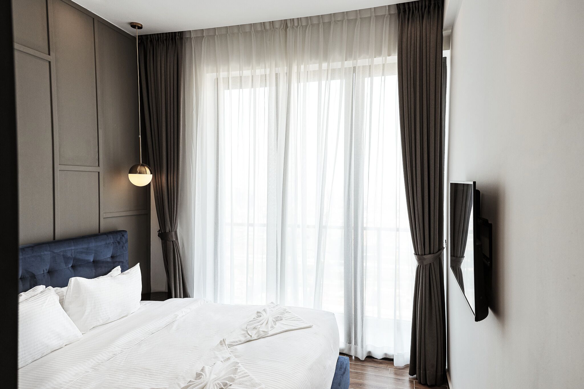 D Suites
