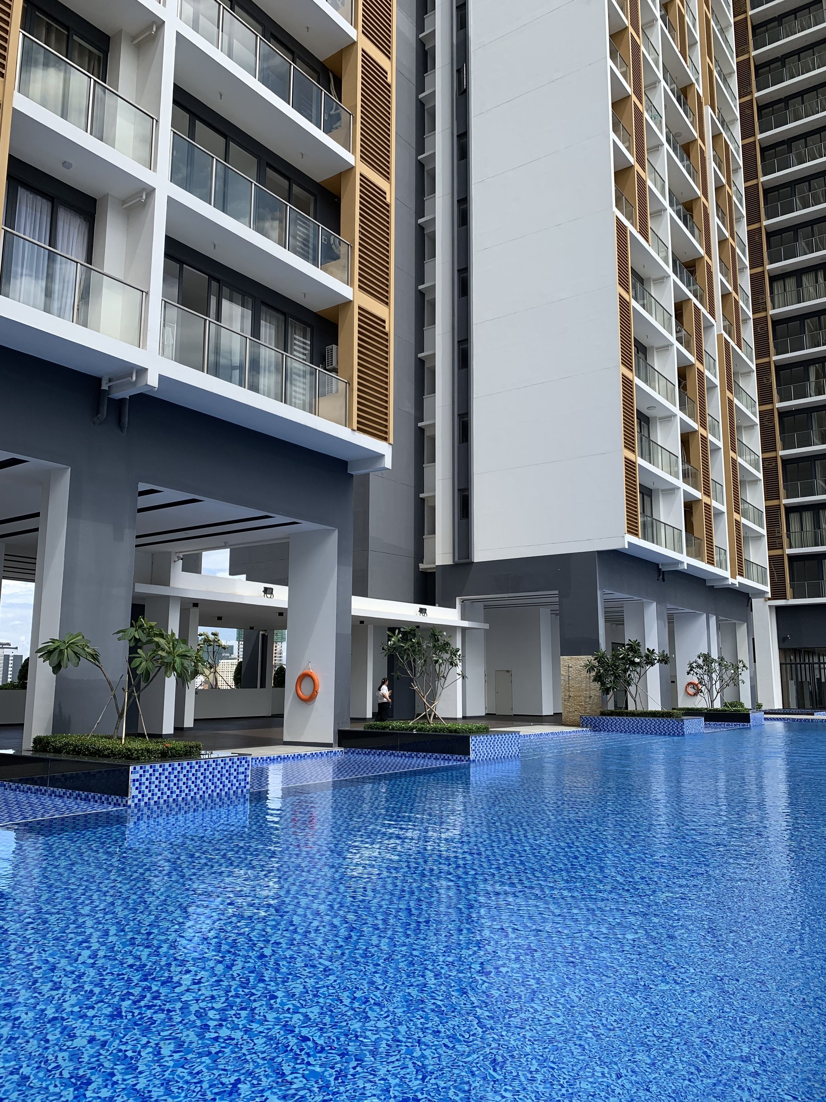 D Suites