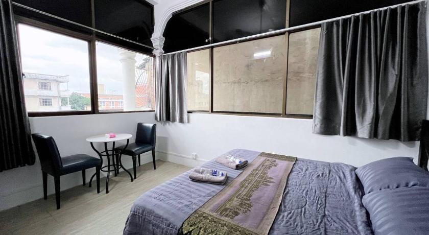Eighty8 Backpackers Hostel