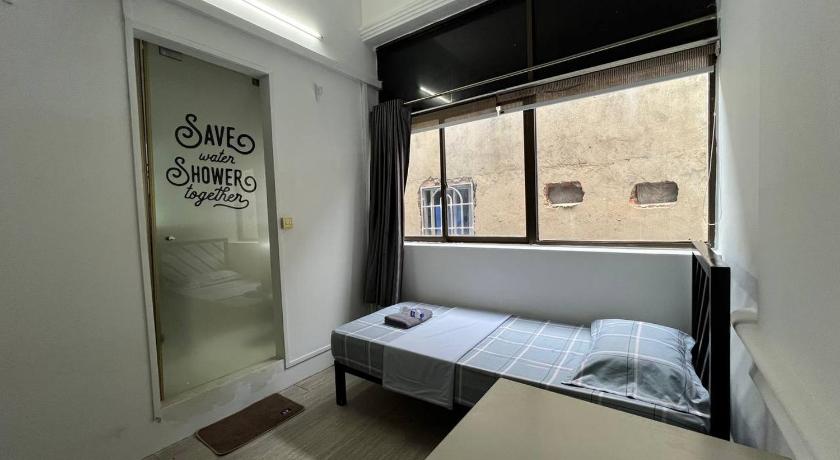 Eighty8 Backpackers Hostel