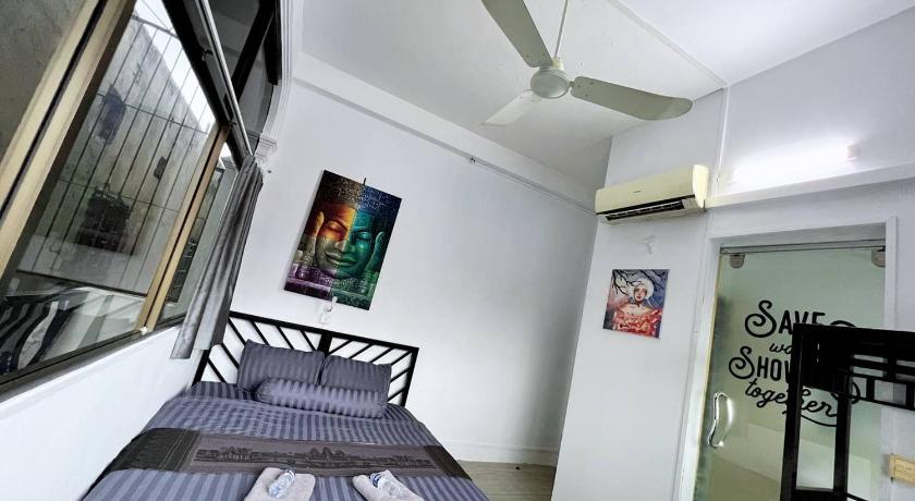 Eighty8 Backpackers Hostel