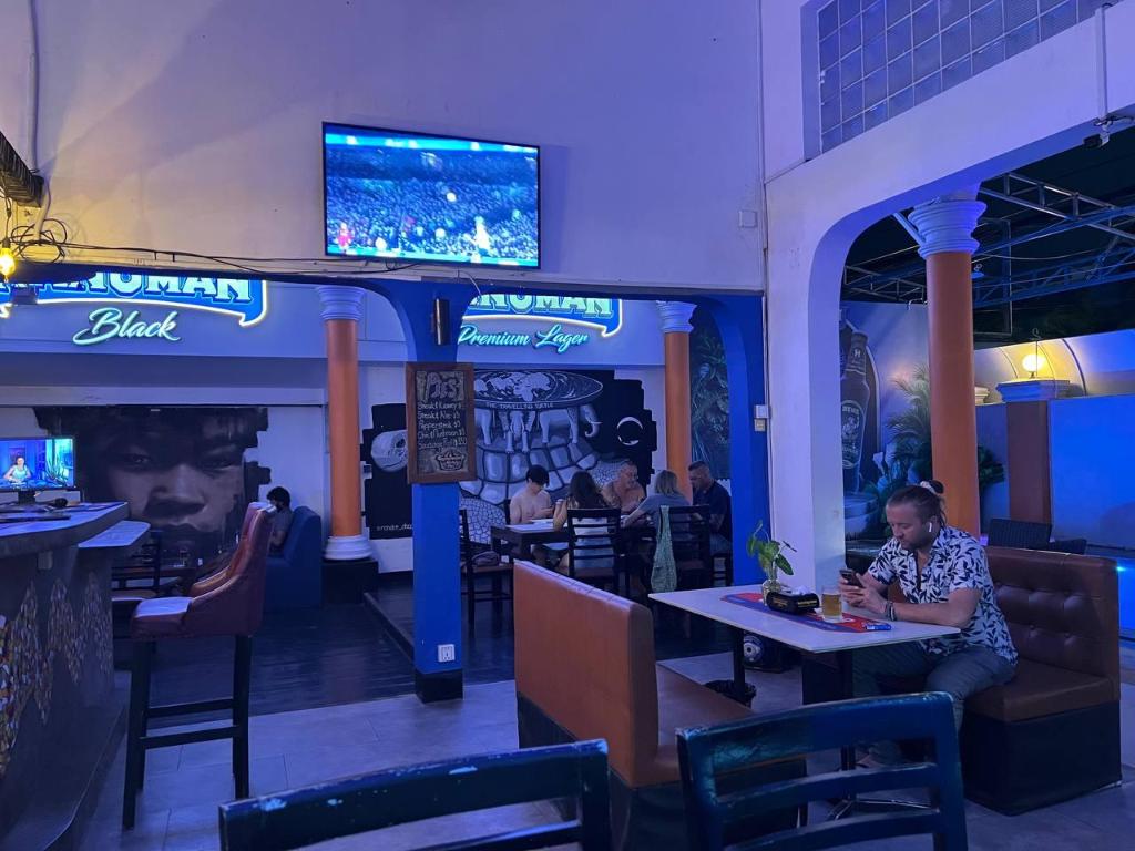 Eighty8 Backpackers Hostel