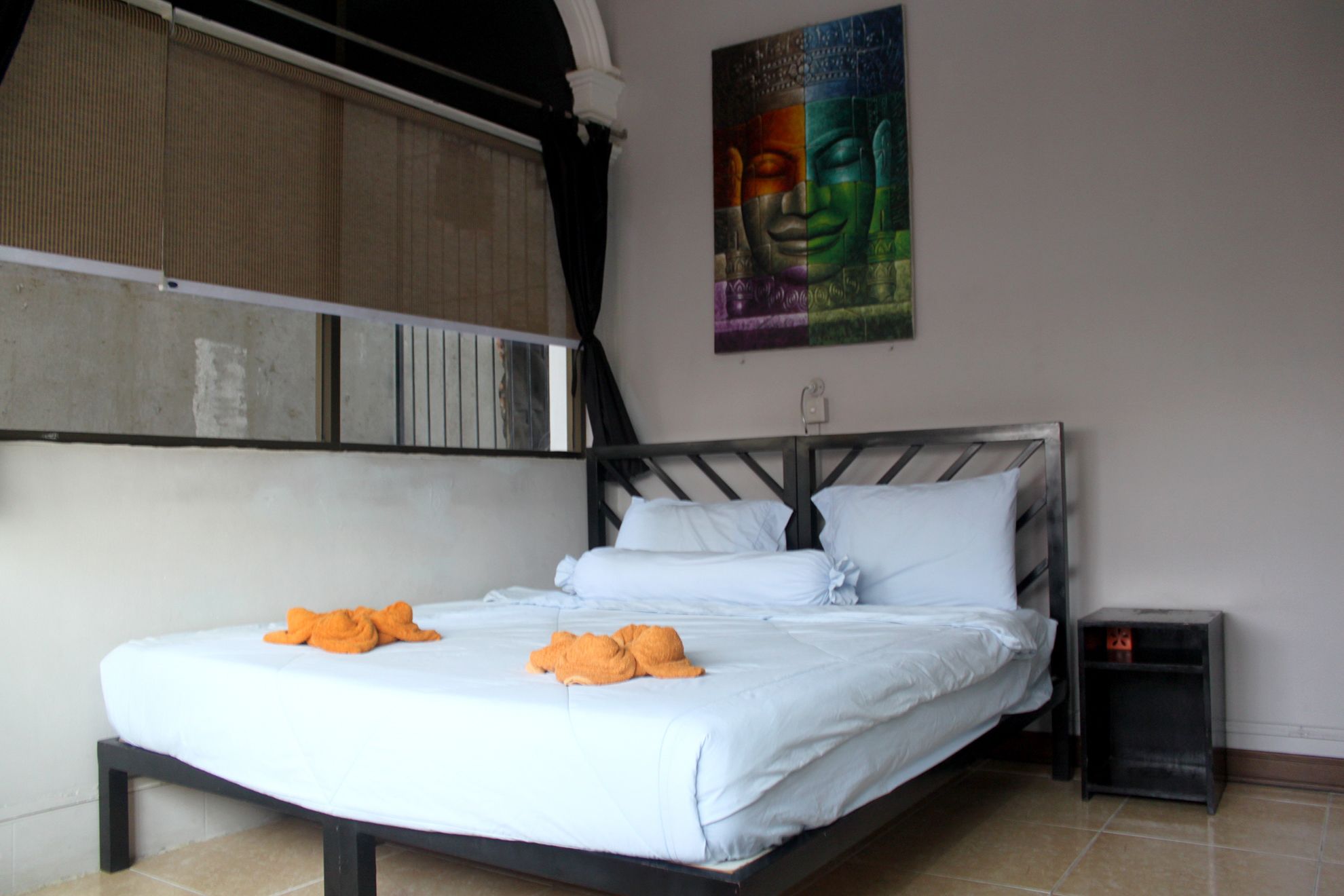 Eighty8 Backpackers Hostel