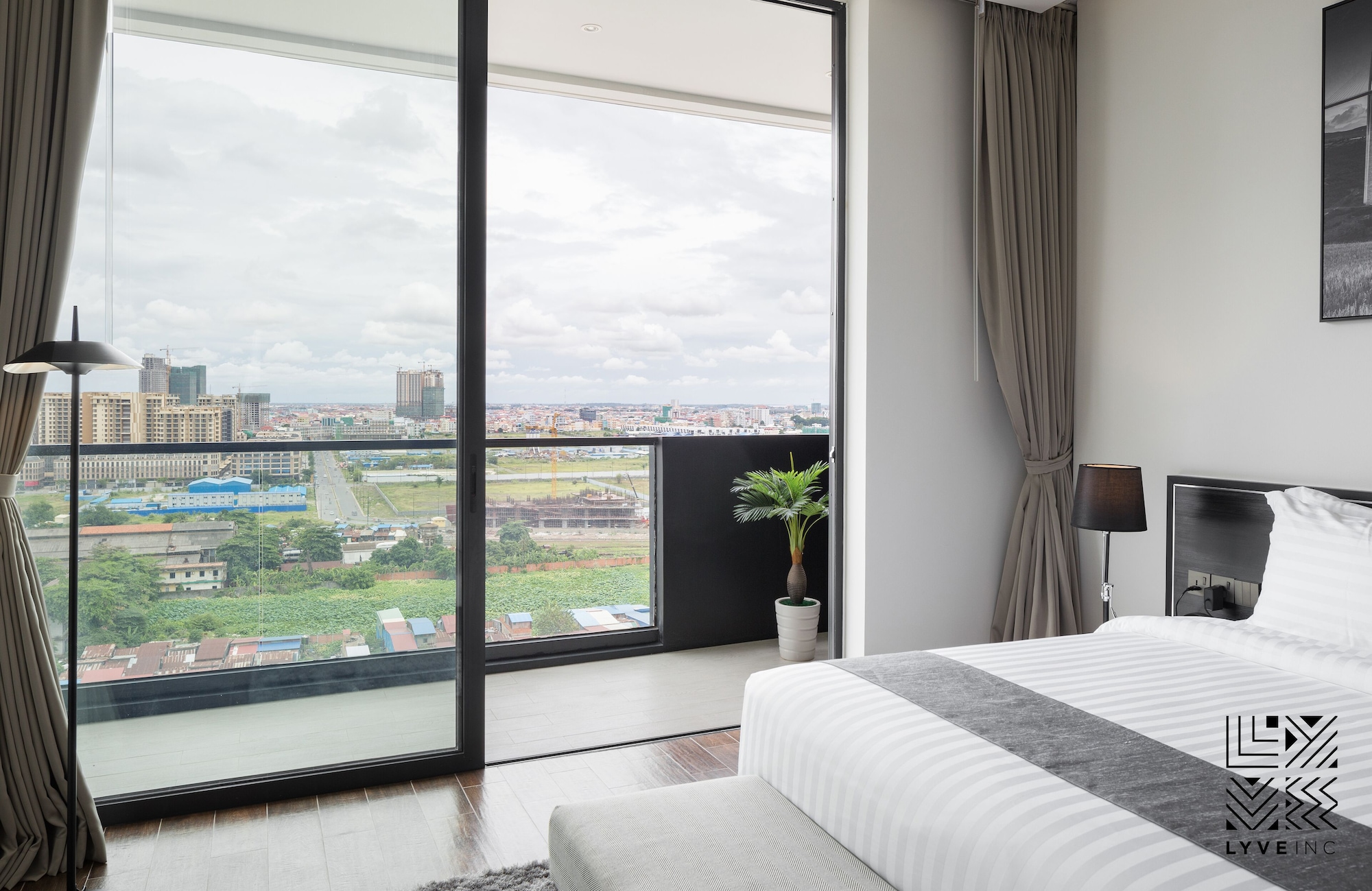 Luxcity Hotel & Apartment