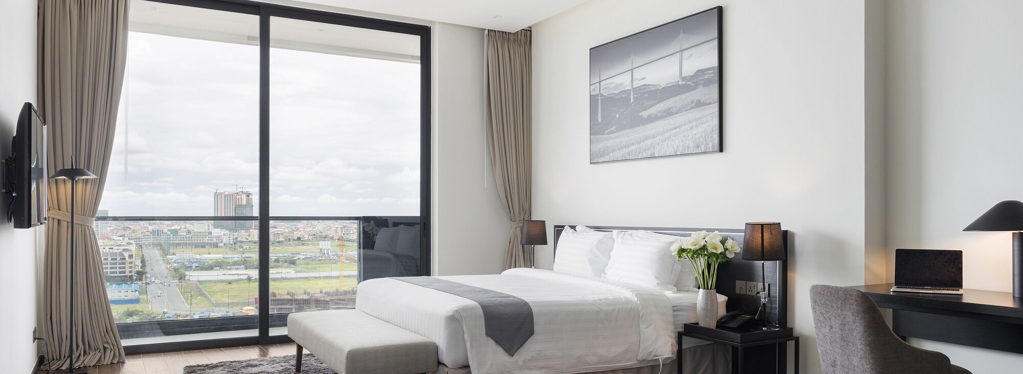 Luxcity Hotel & Apartment