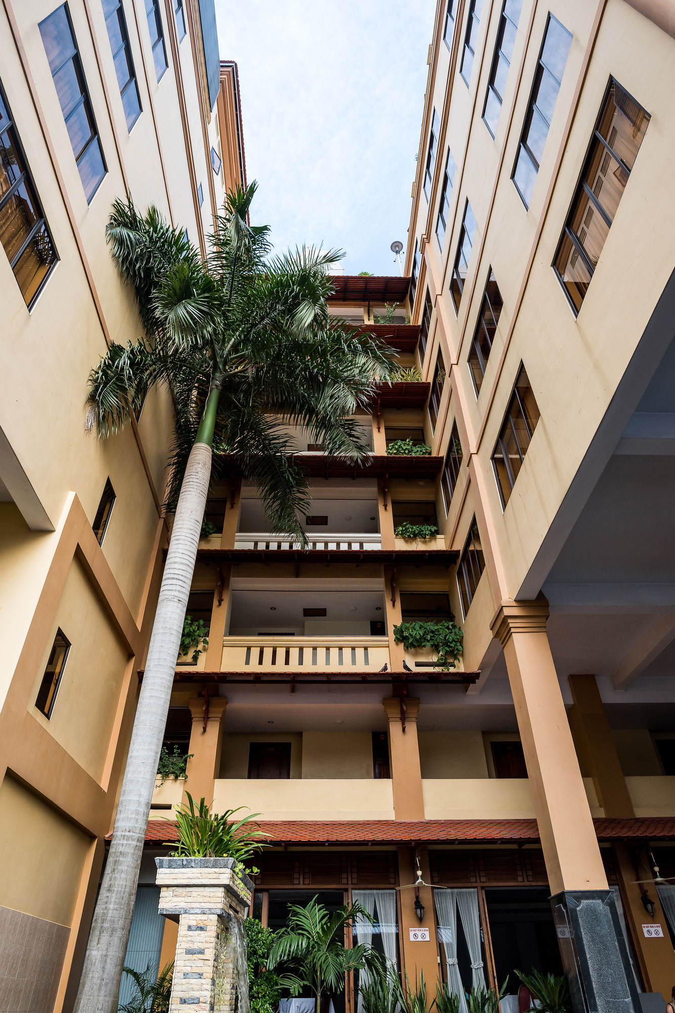 Ohana Phnom Penh Palace Hotel