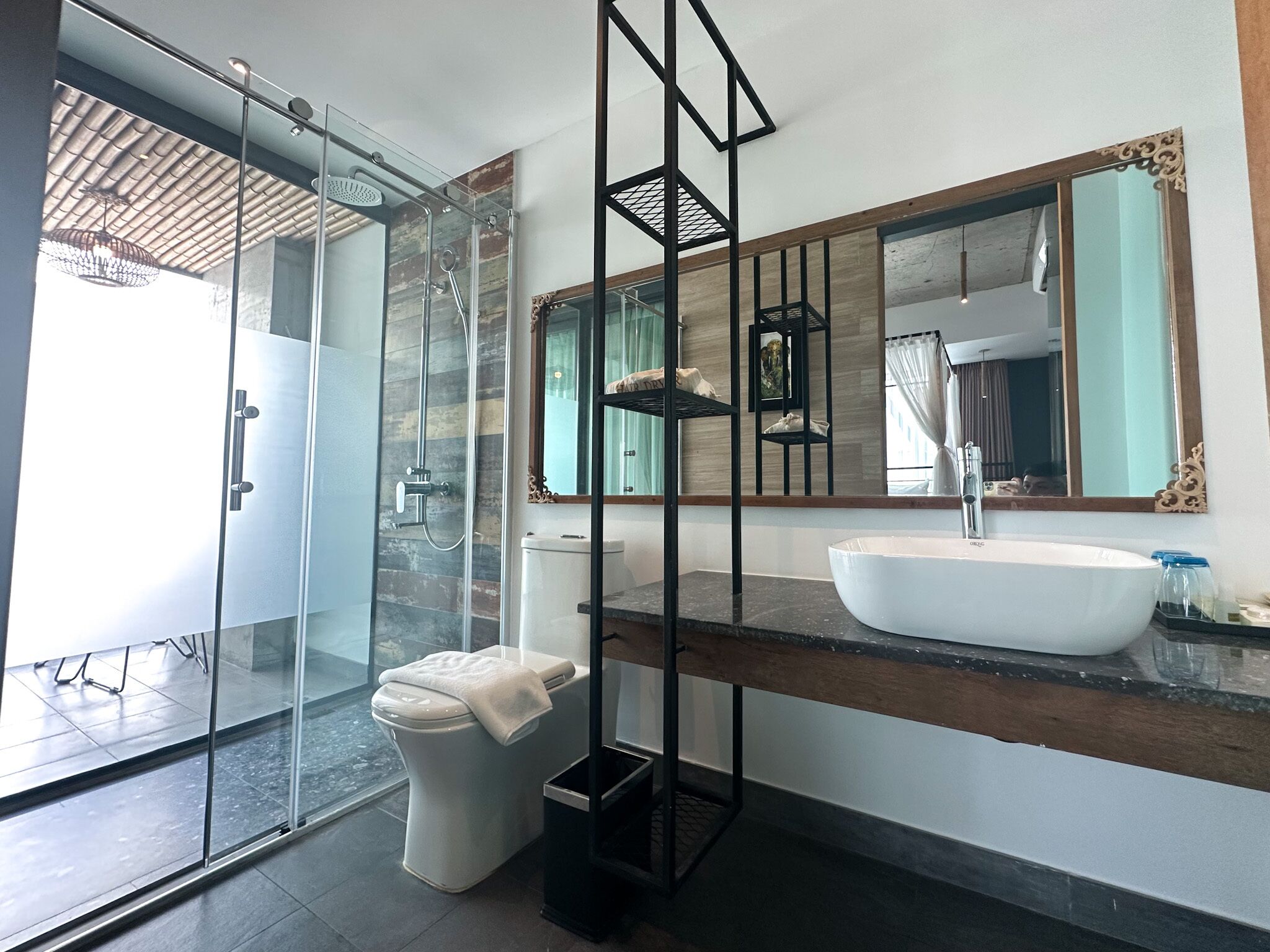 Royal Palace Suites Hotel by Caerus