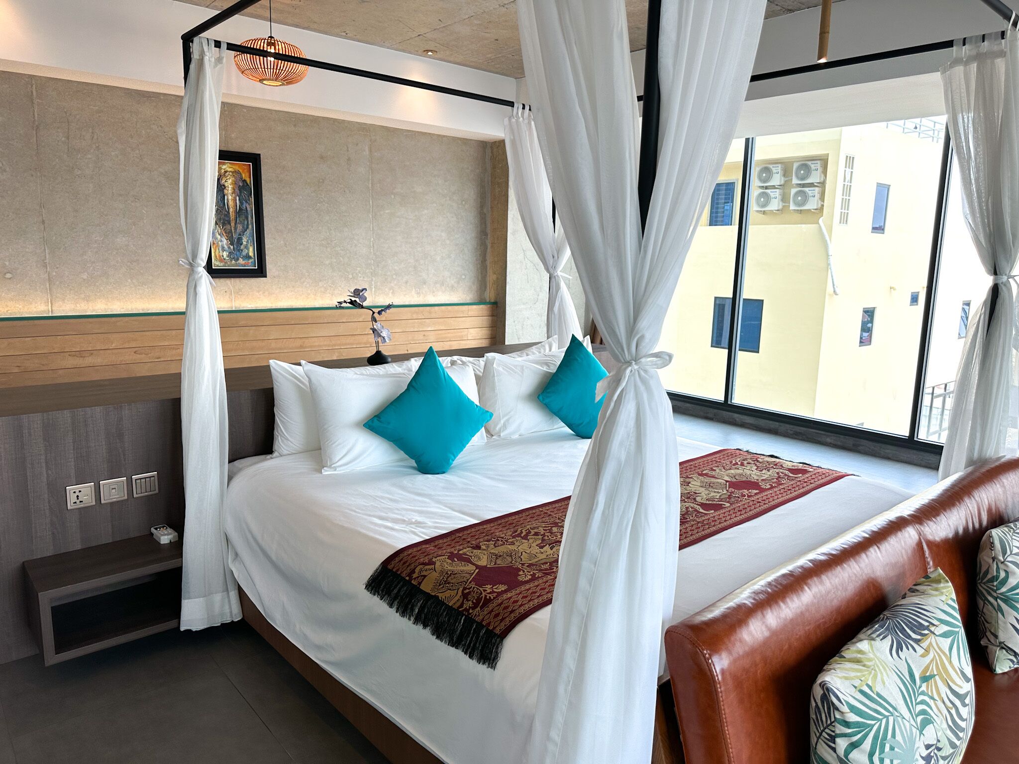 Royal Palace Suites Hotel by Caerus
