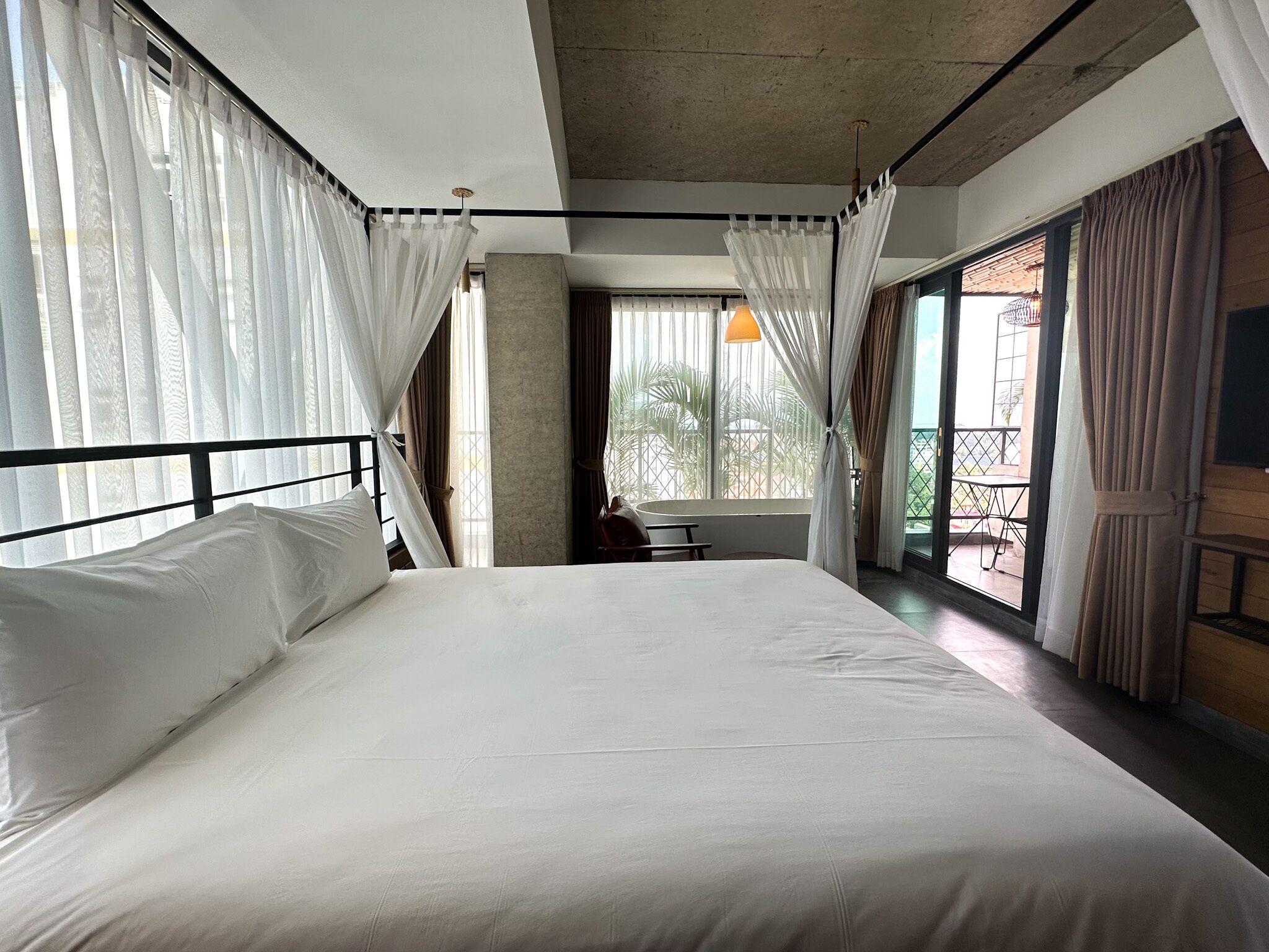 Royal Palace Suites Hotel by Caerus