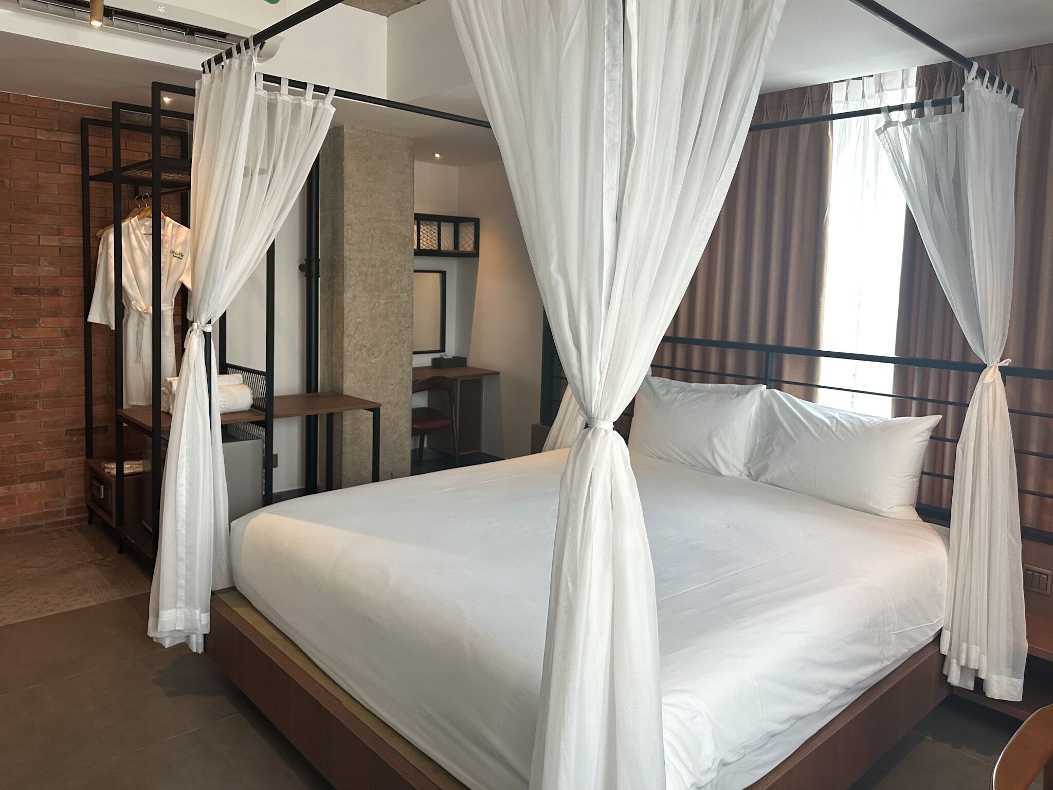 Royal Palace Suites Hotel by Caerus