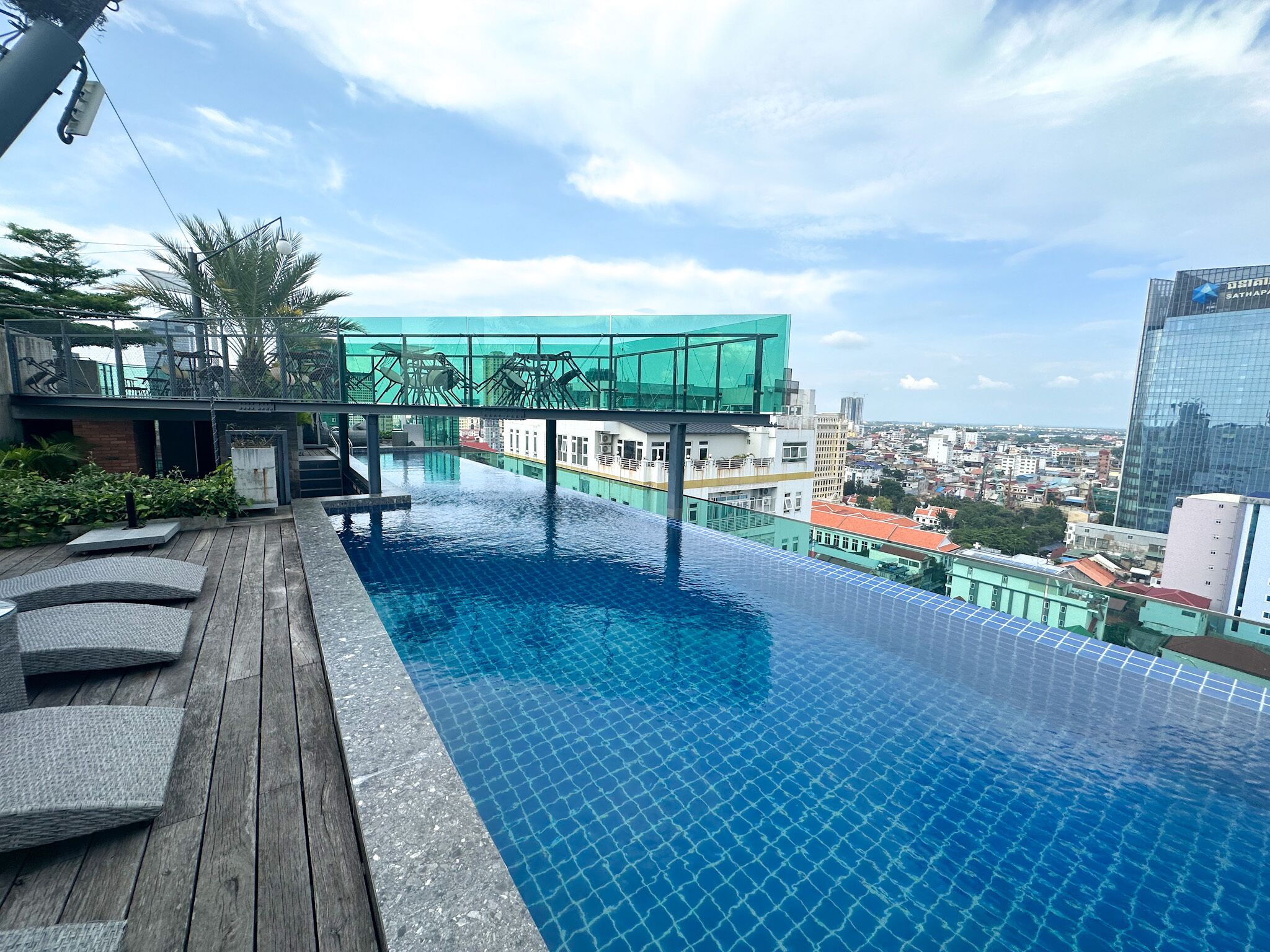 Royal Palace Suites Hotel by Caerus