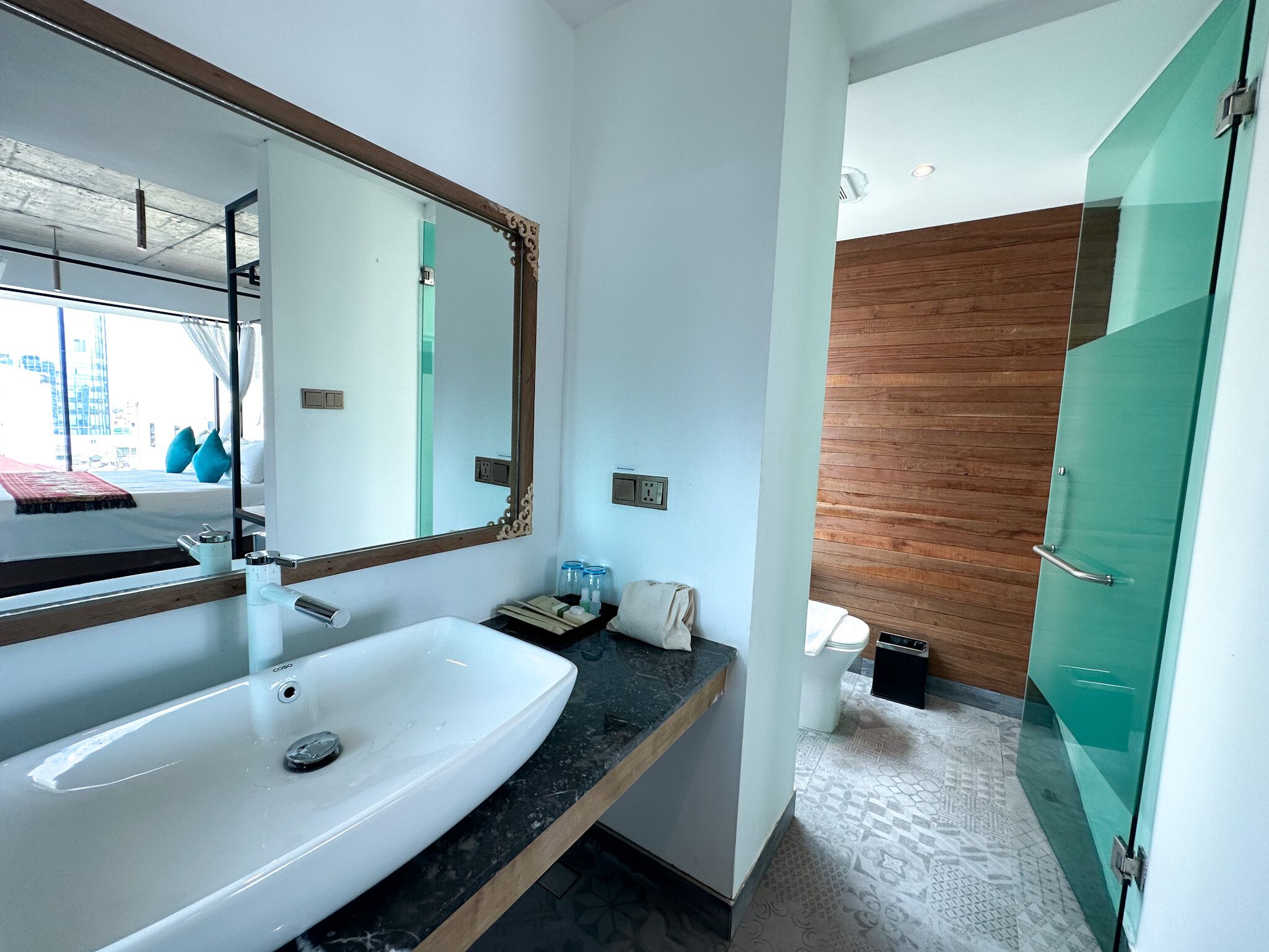 Royal Palace Suites Hotel by Caerus