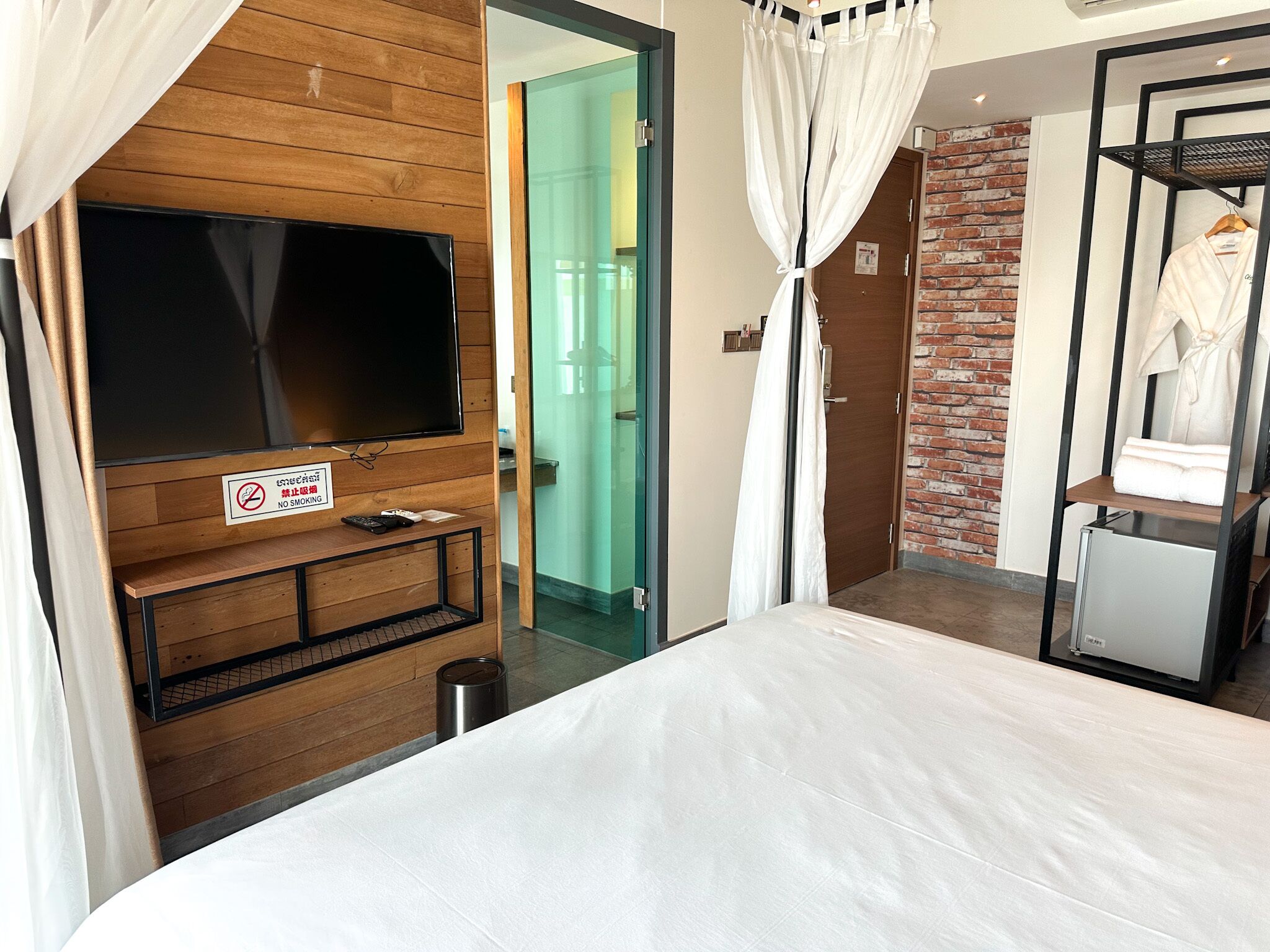 Royal Palace Suites Hotel by Caerus