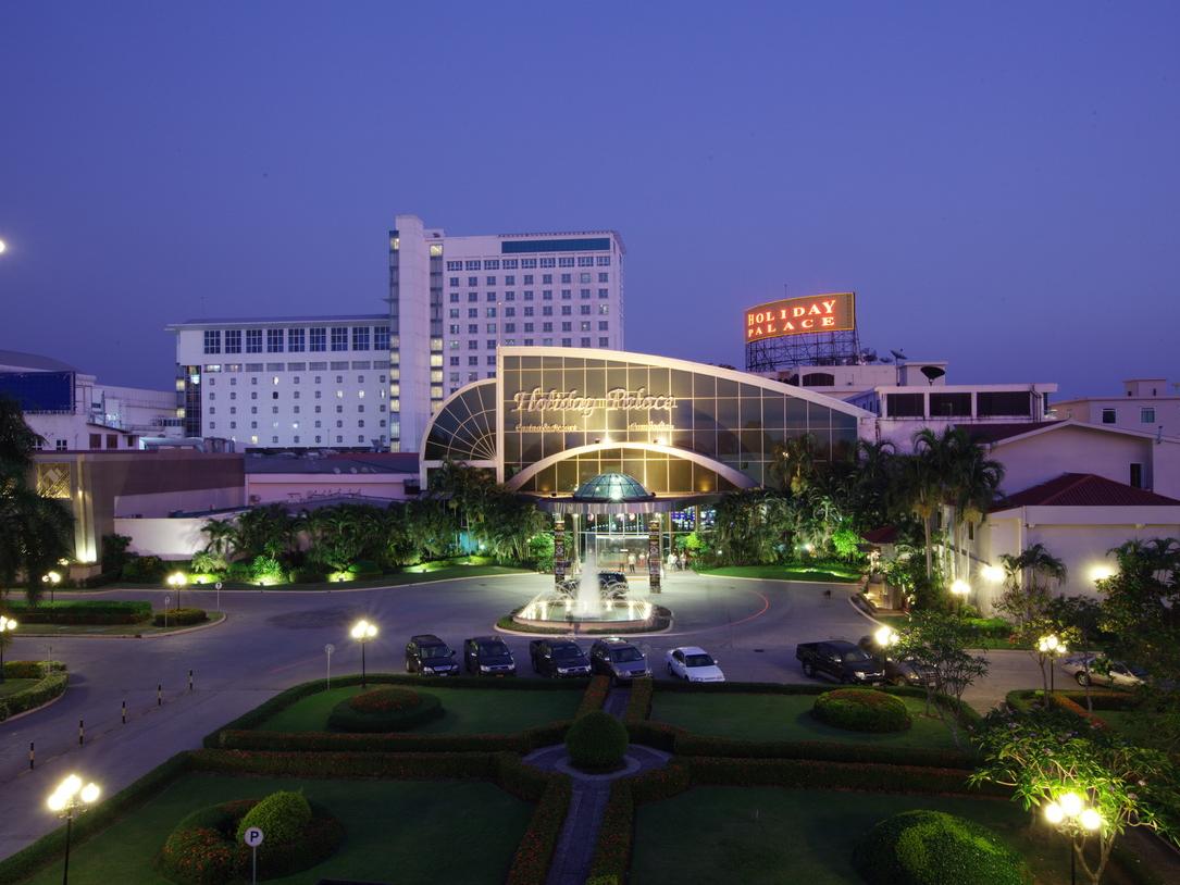 Holiday Palace Resort & Casino