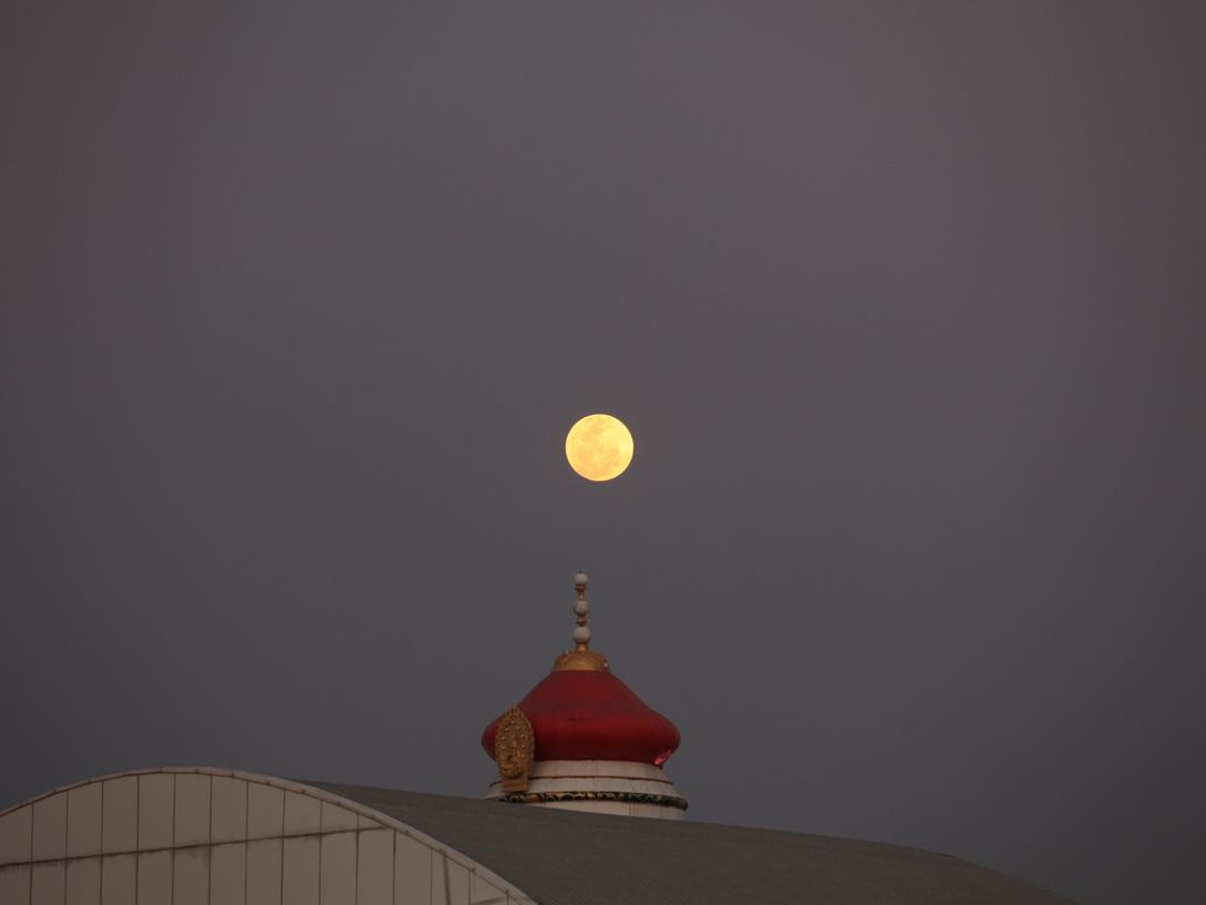 Holiday Palace Resort & Casino