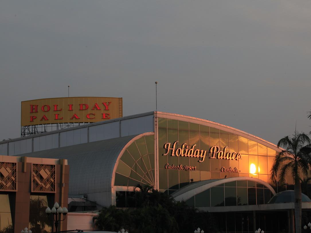 Holiday Palace Resort & Casino