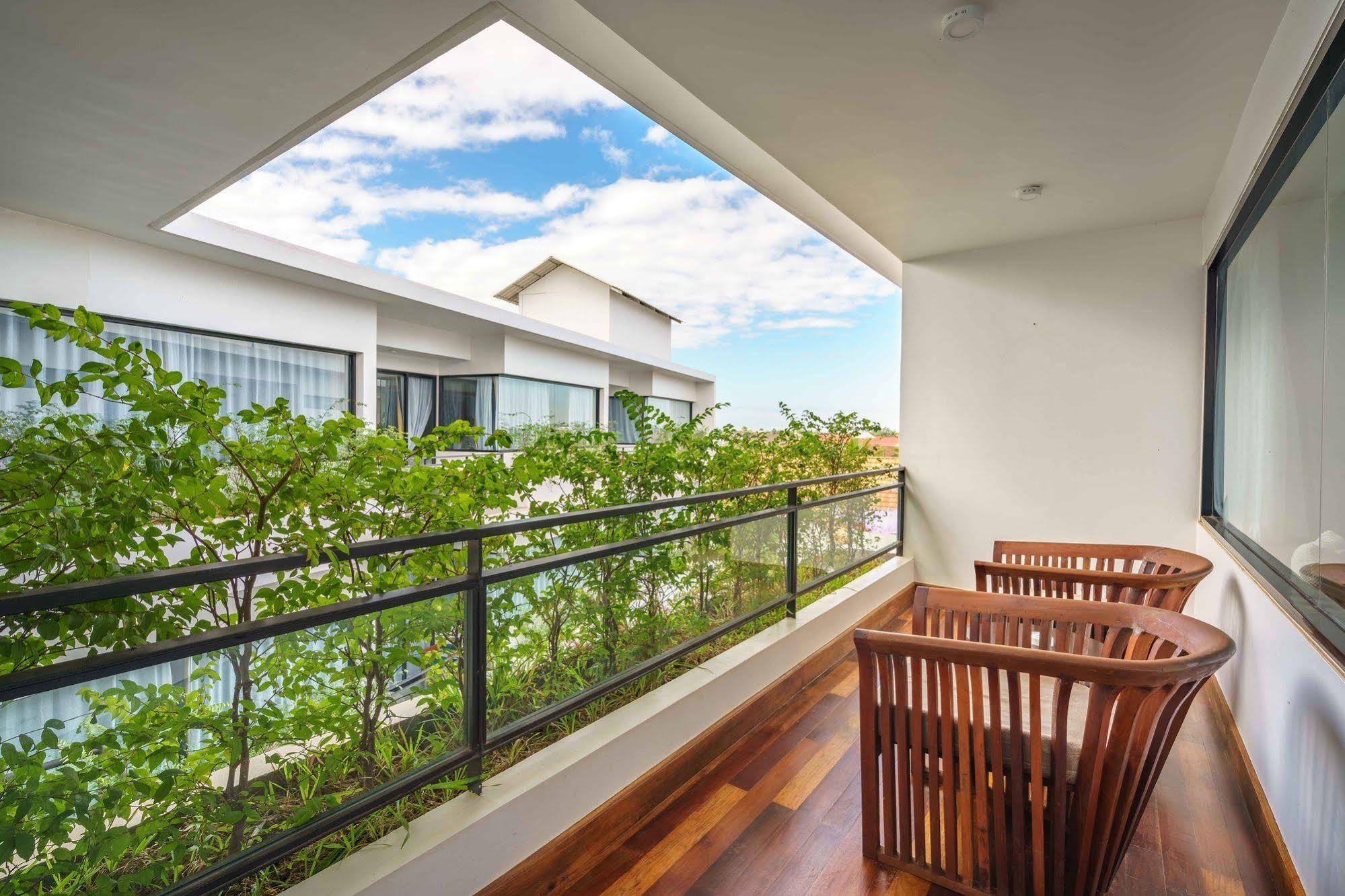 Secondfold Residence