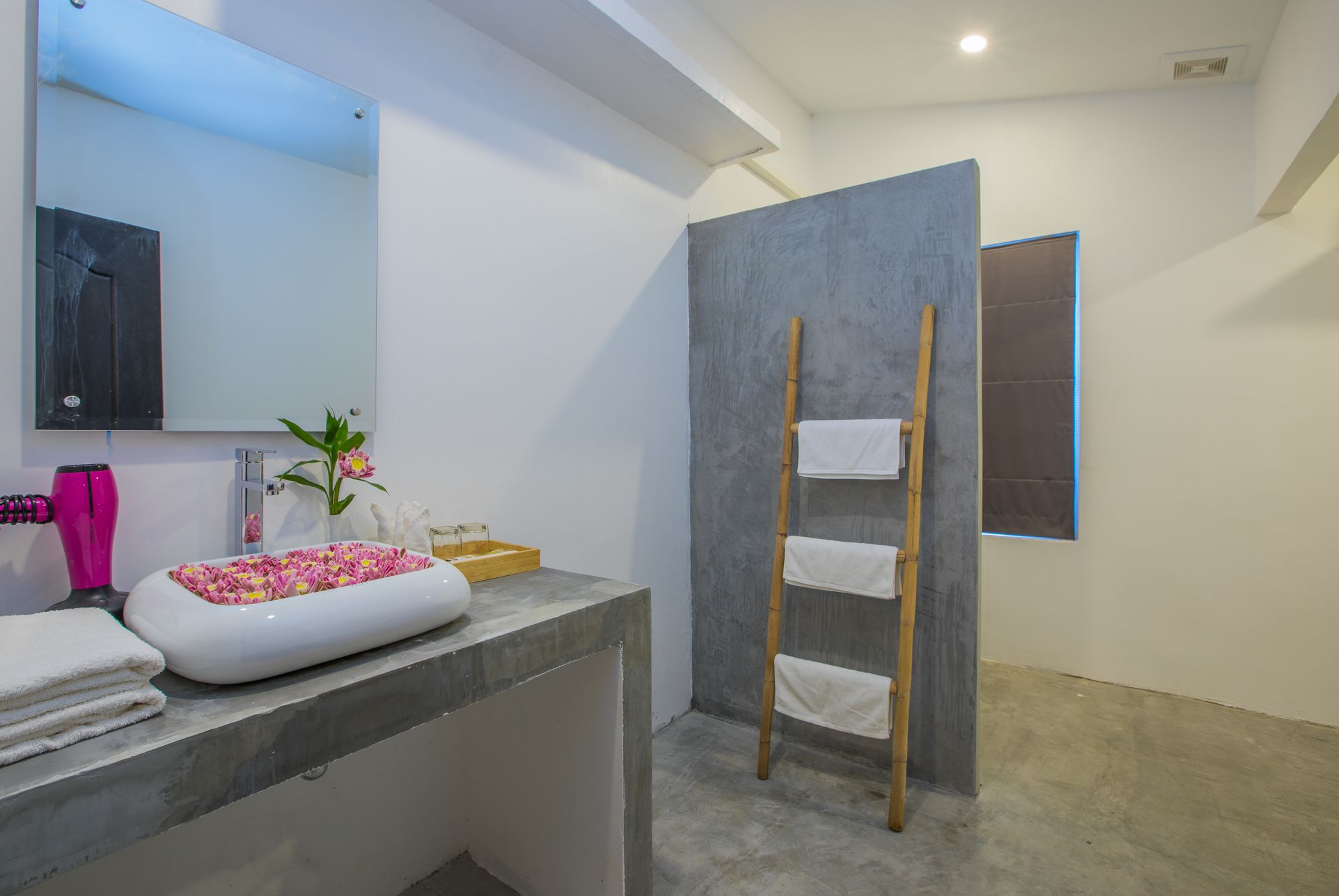 Ashia Hotel & Lounge