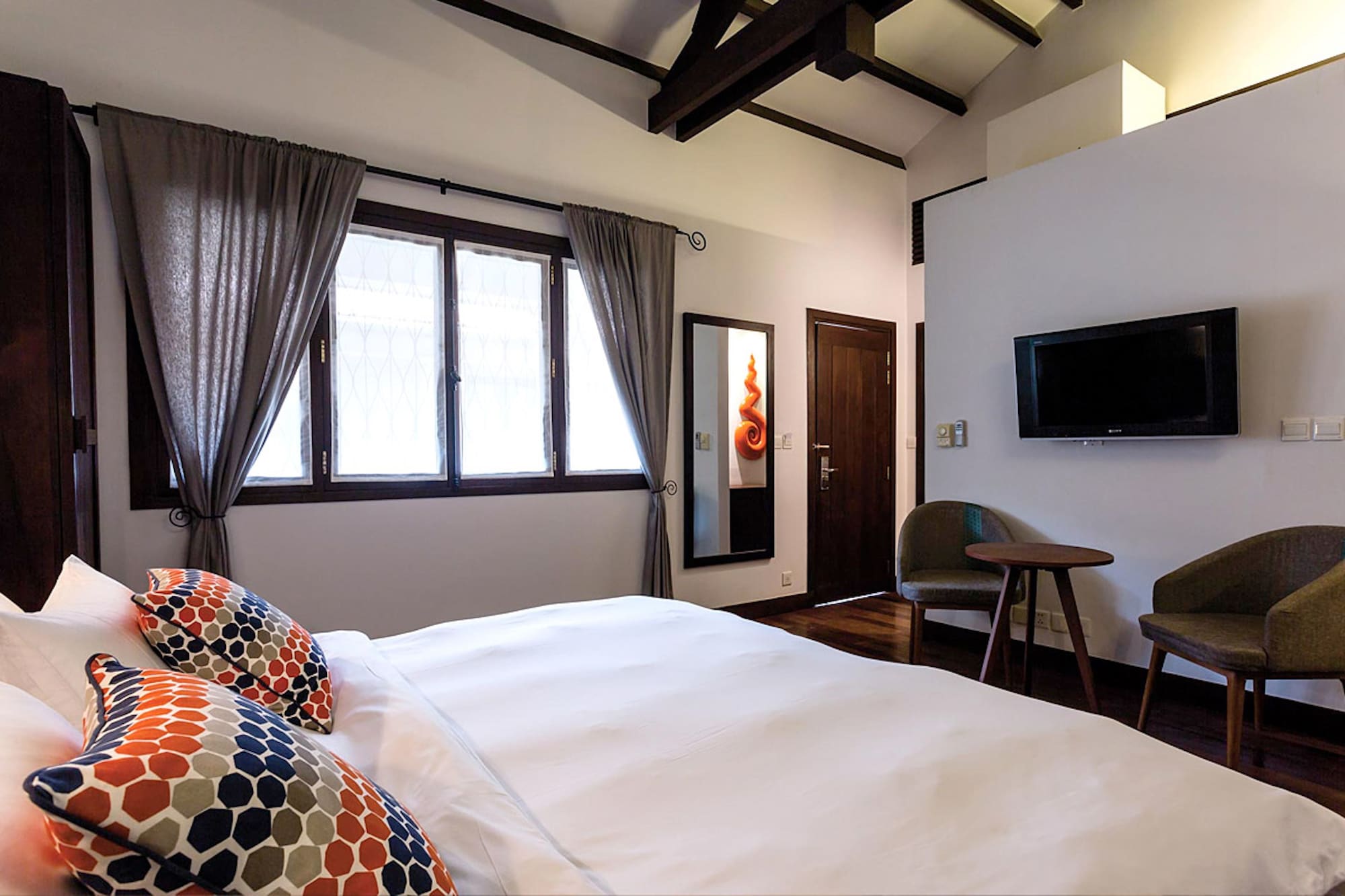 Heritage Suites