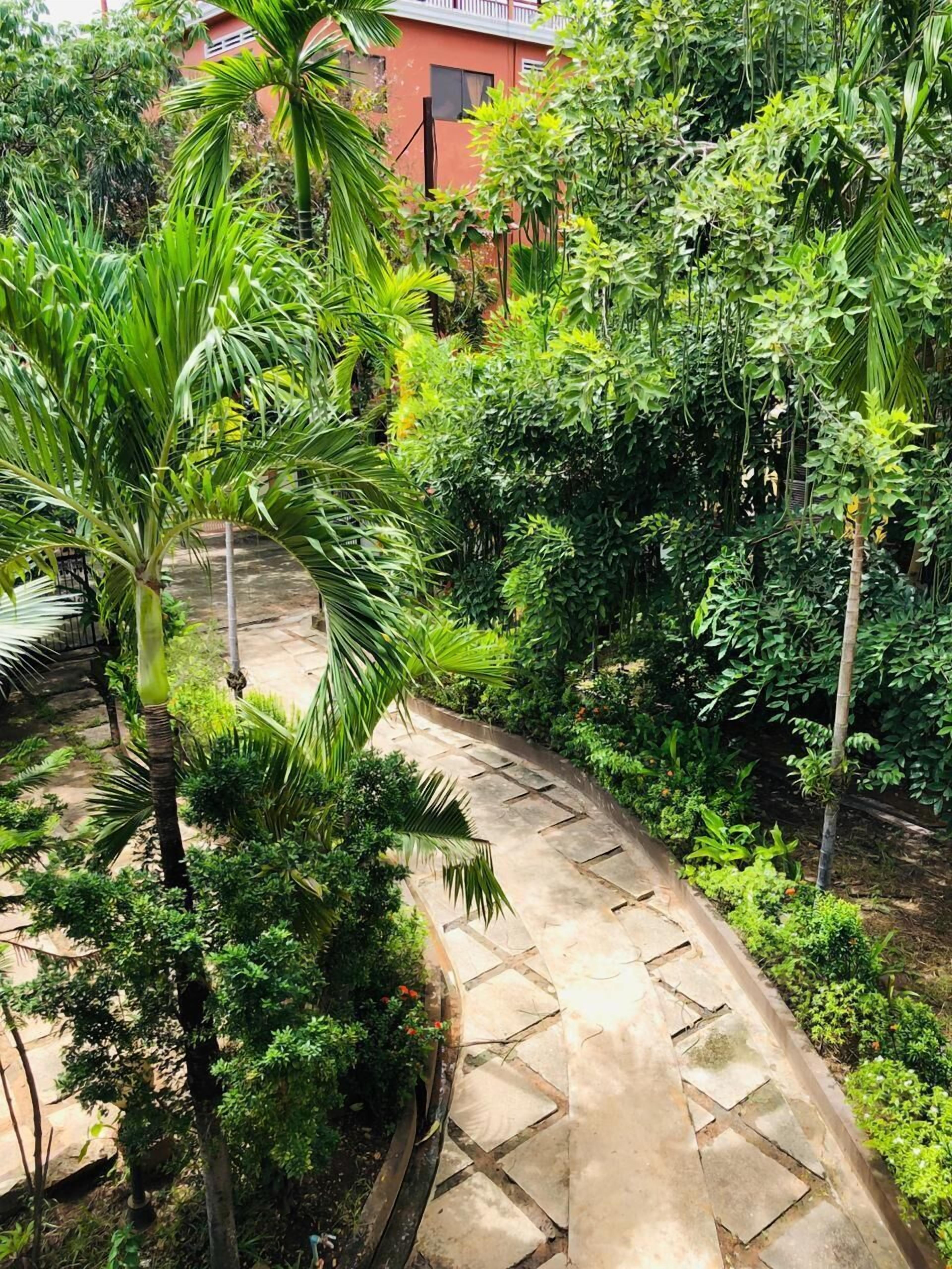 Isirafu Hotel & Residence