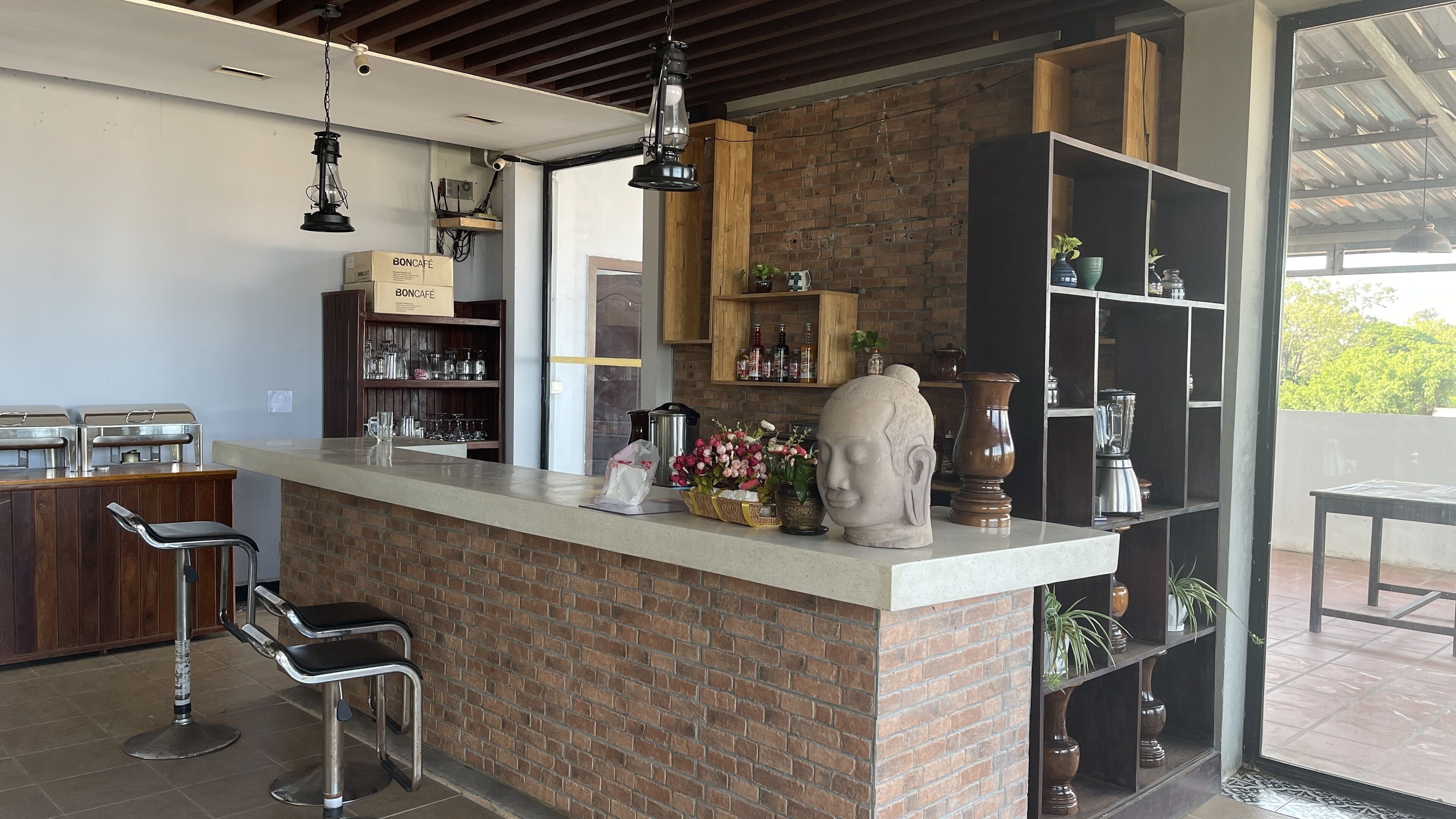 JJ City Centre Suites