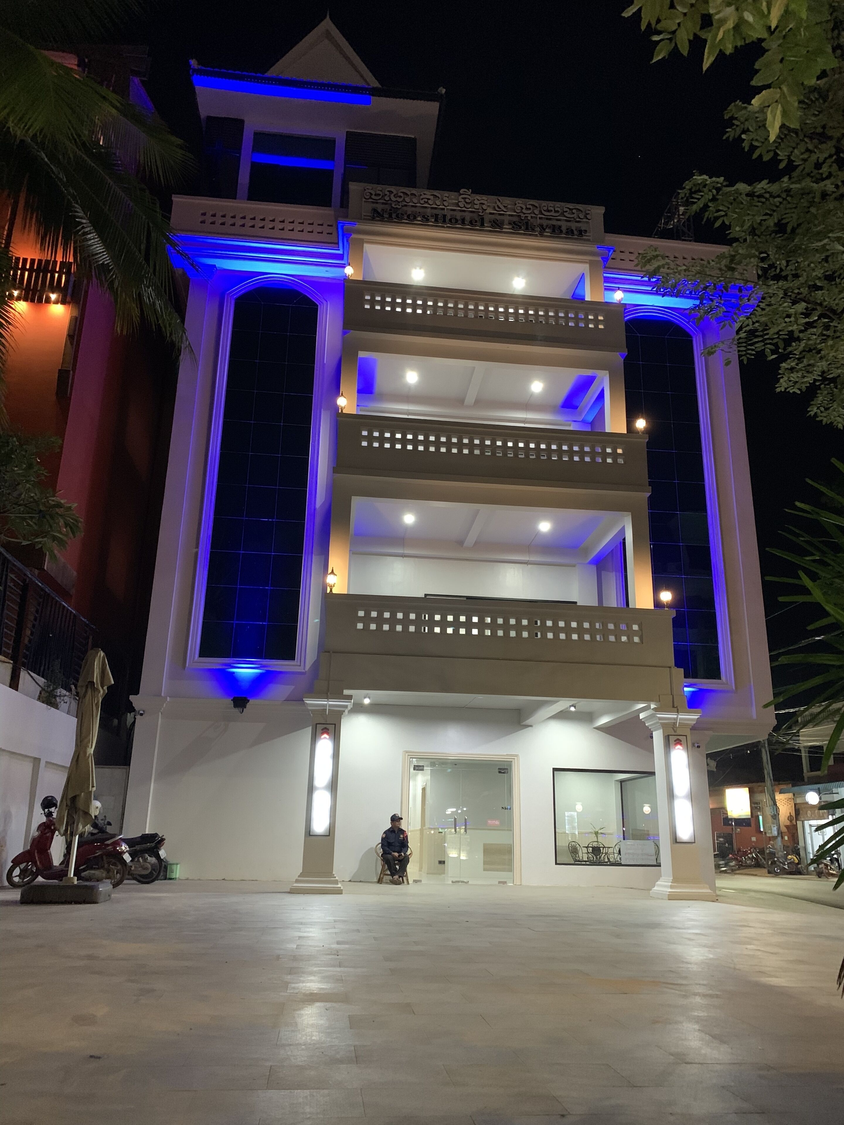 Nicos Hotel And Sky Bar