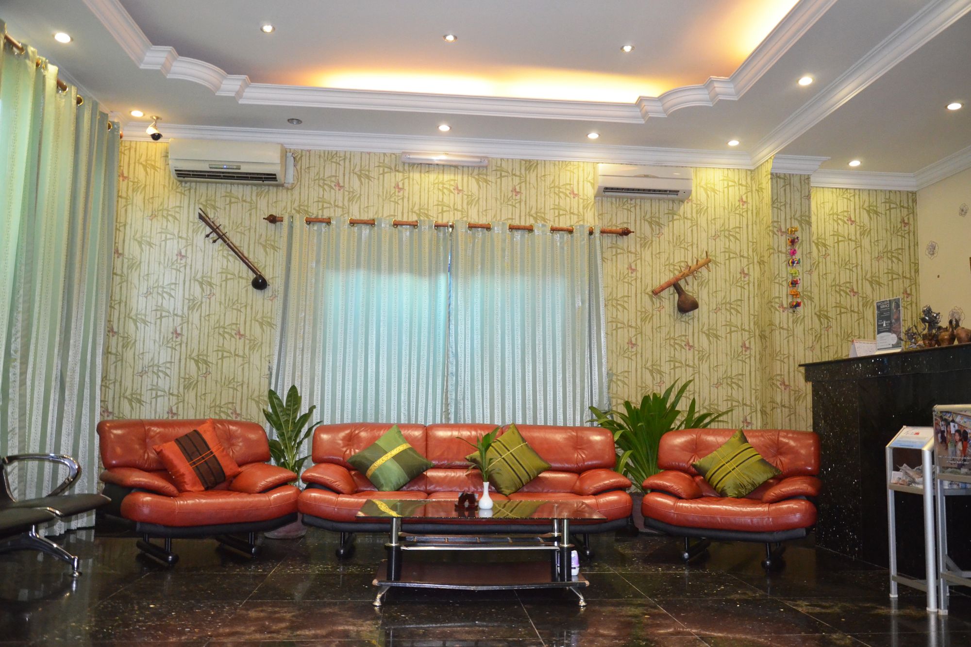 Parklane Hotel