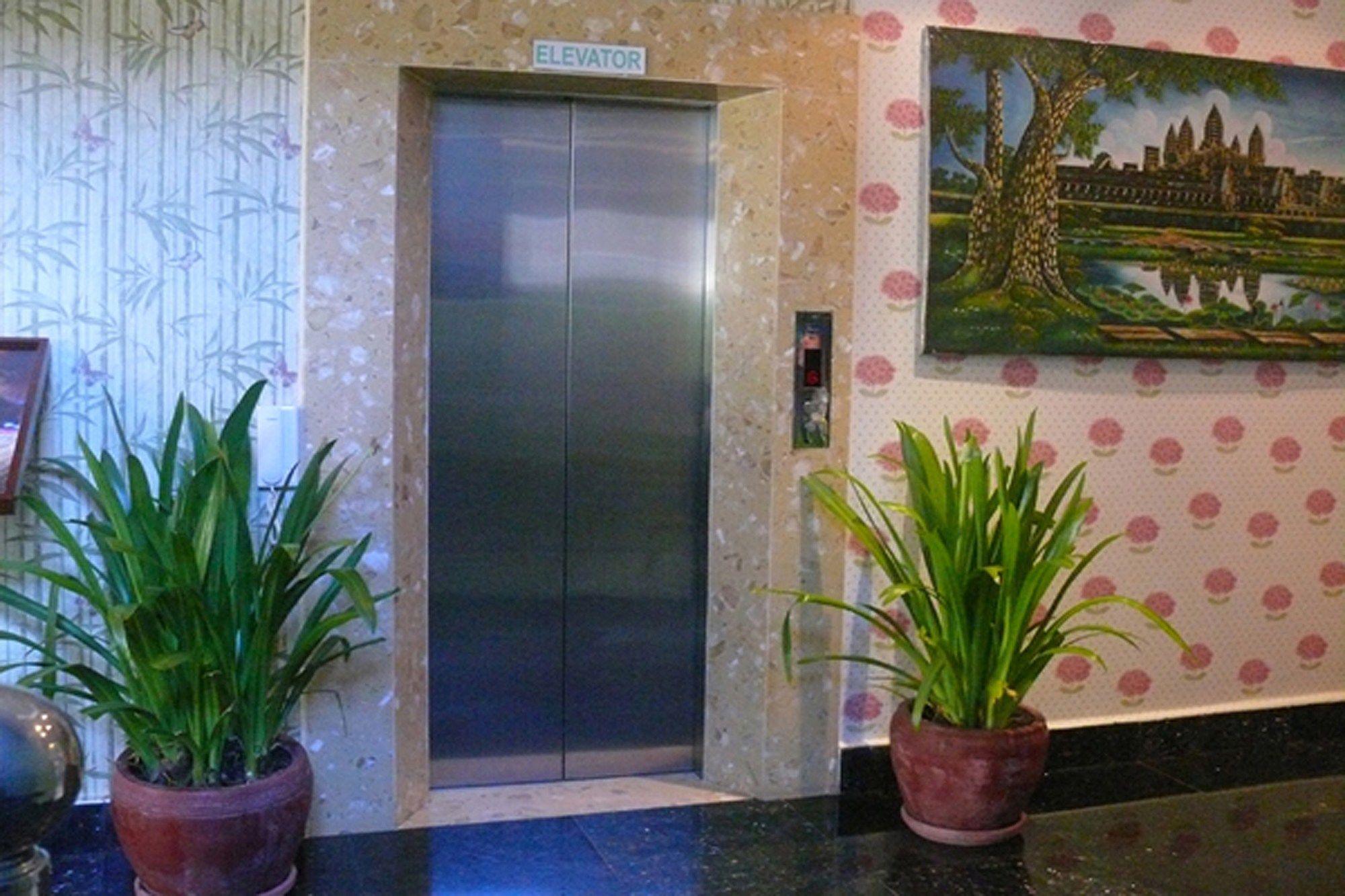 Parklane Hotel