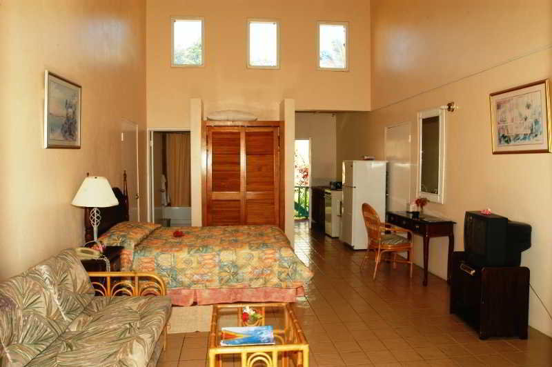 Bird Rock Beach Hotel