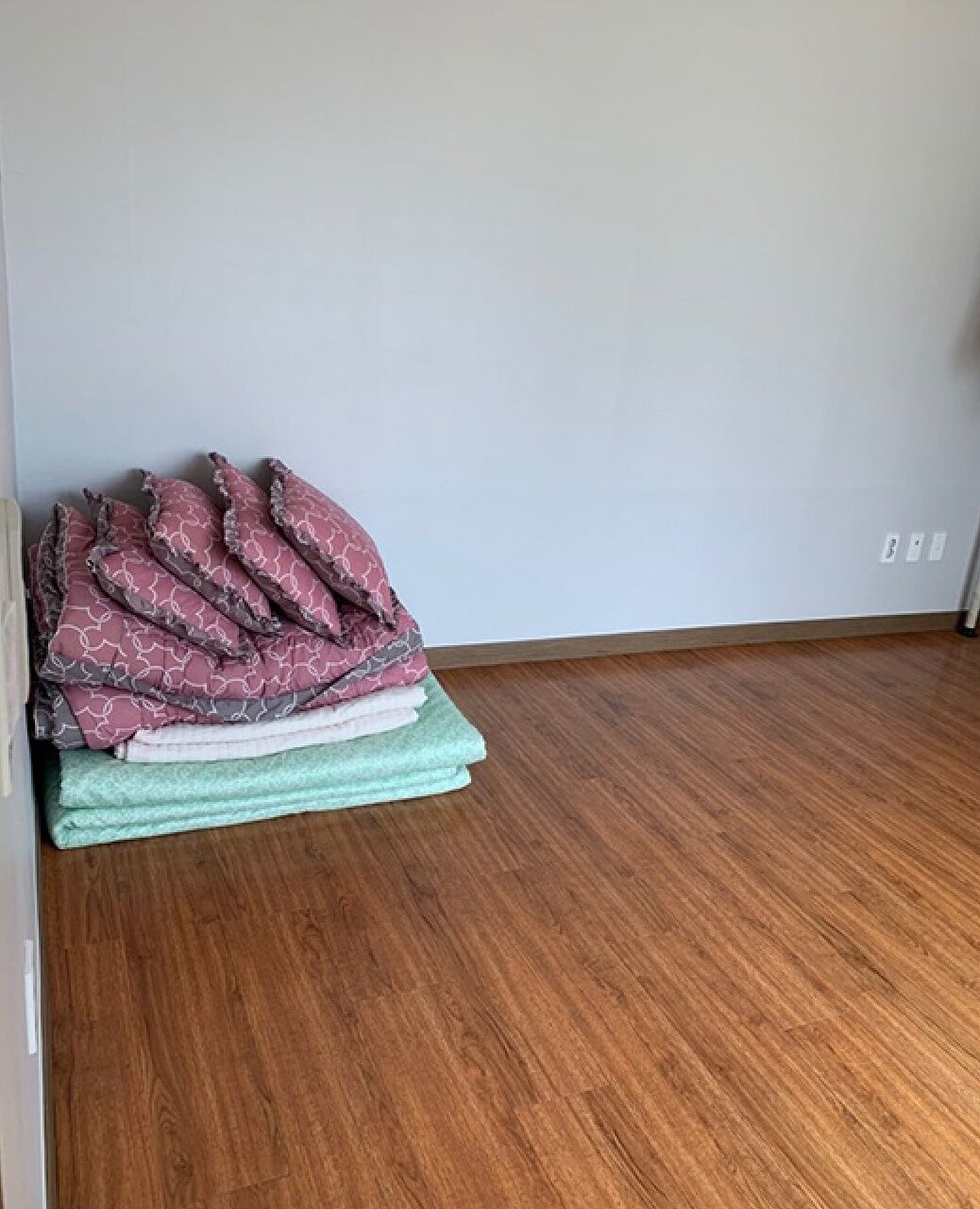 Aewol Neoreunmadang Unshared House