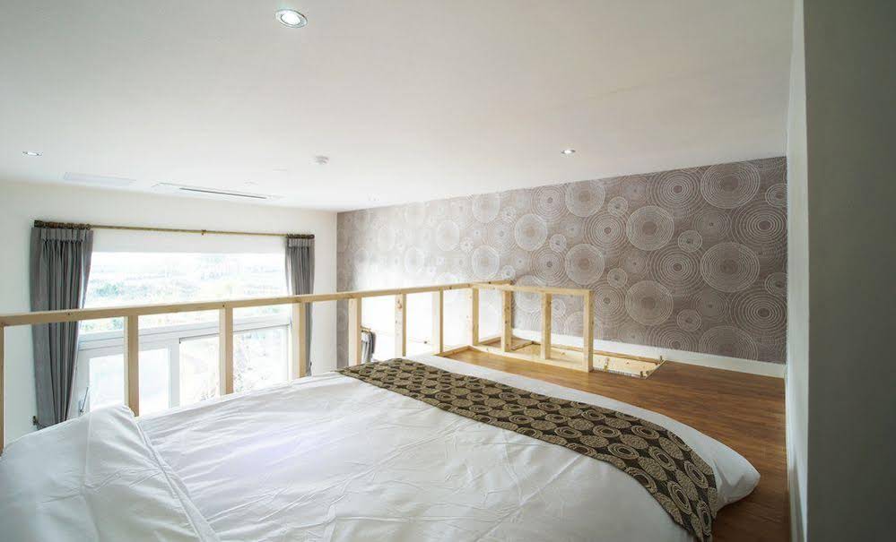 Ain People Hotel