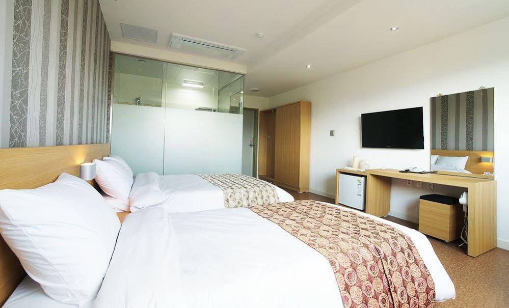 Ain People Hotel