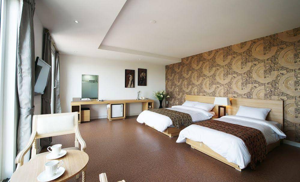 Ain People Hotel