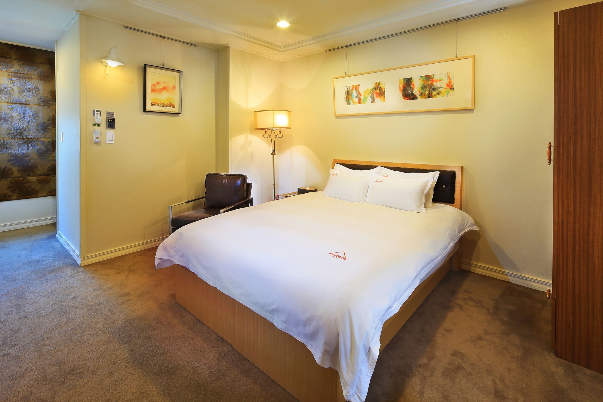 Amber Hotel Jeju