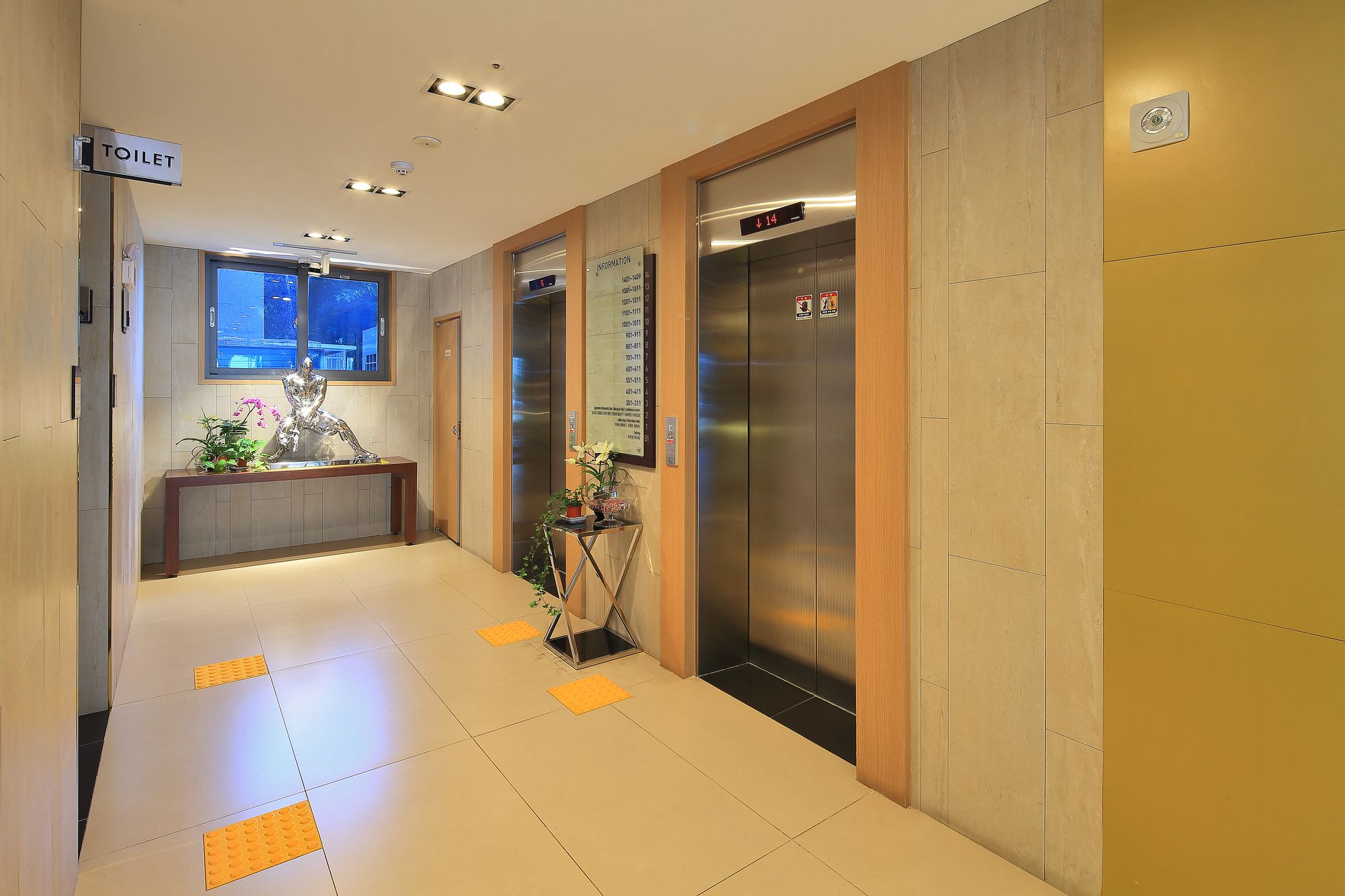 Amber Hotel Central