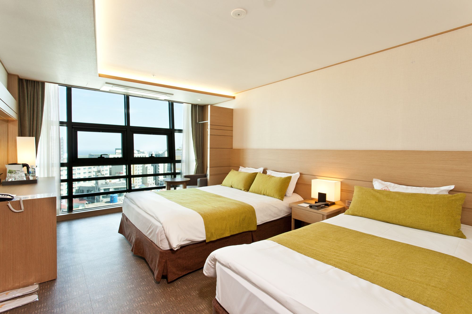 Amber Hotel Central