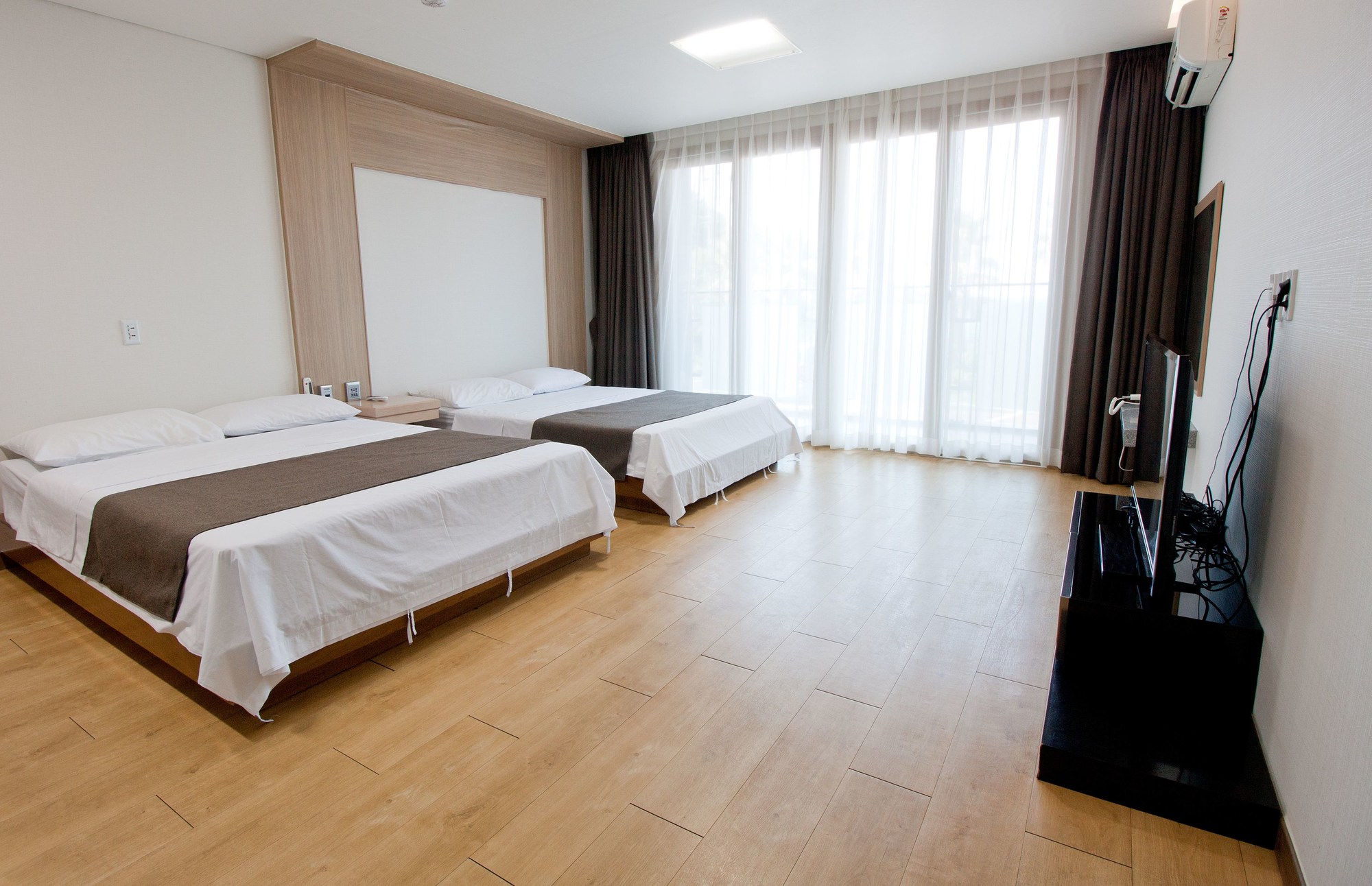 Amoureux Resort