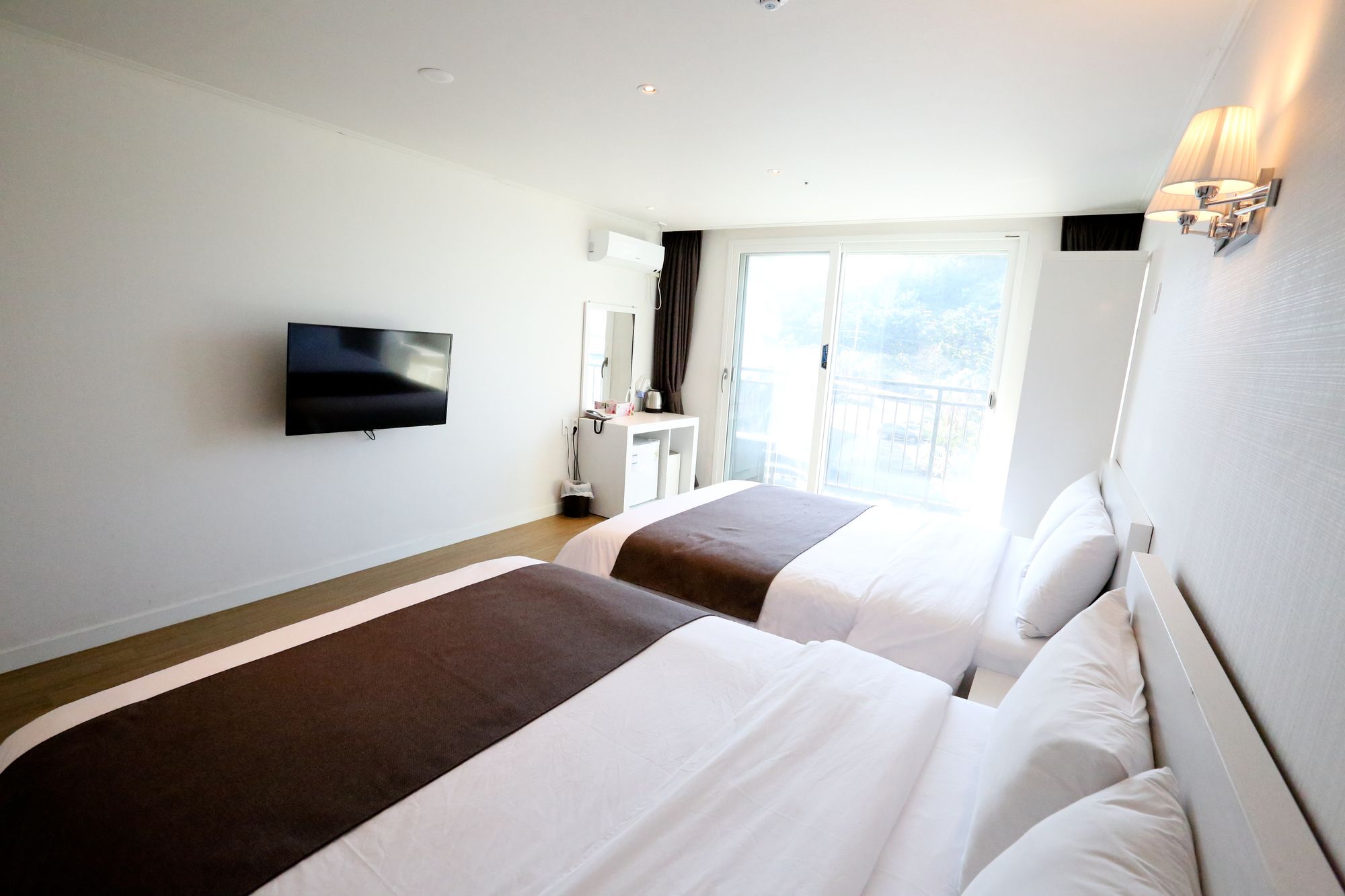 Amoureux Resort