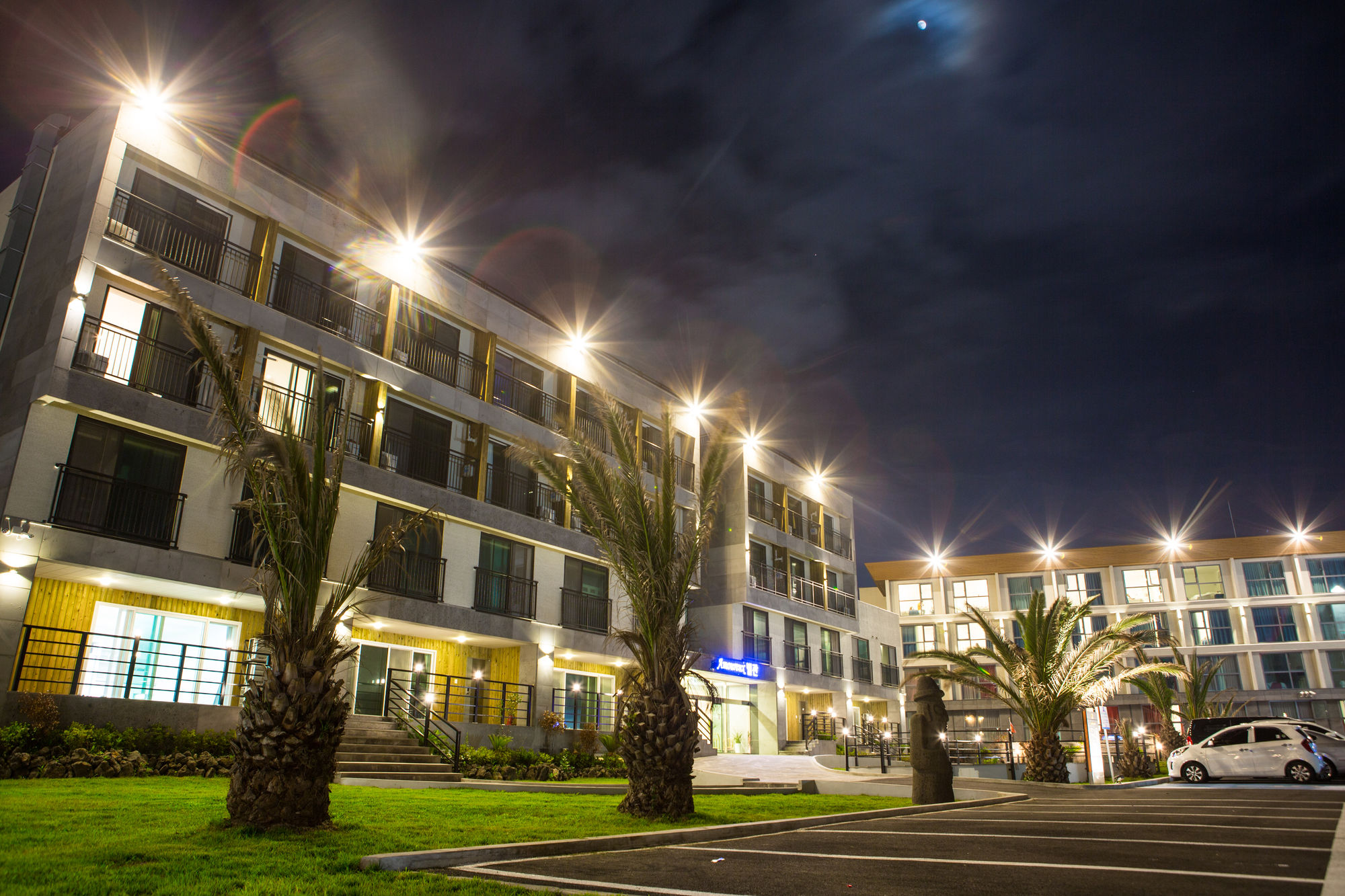 Amoureux Resort