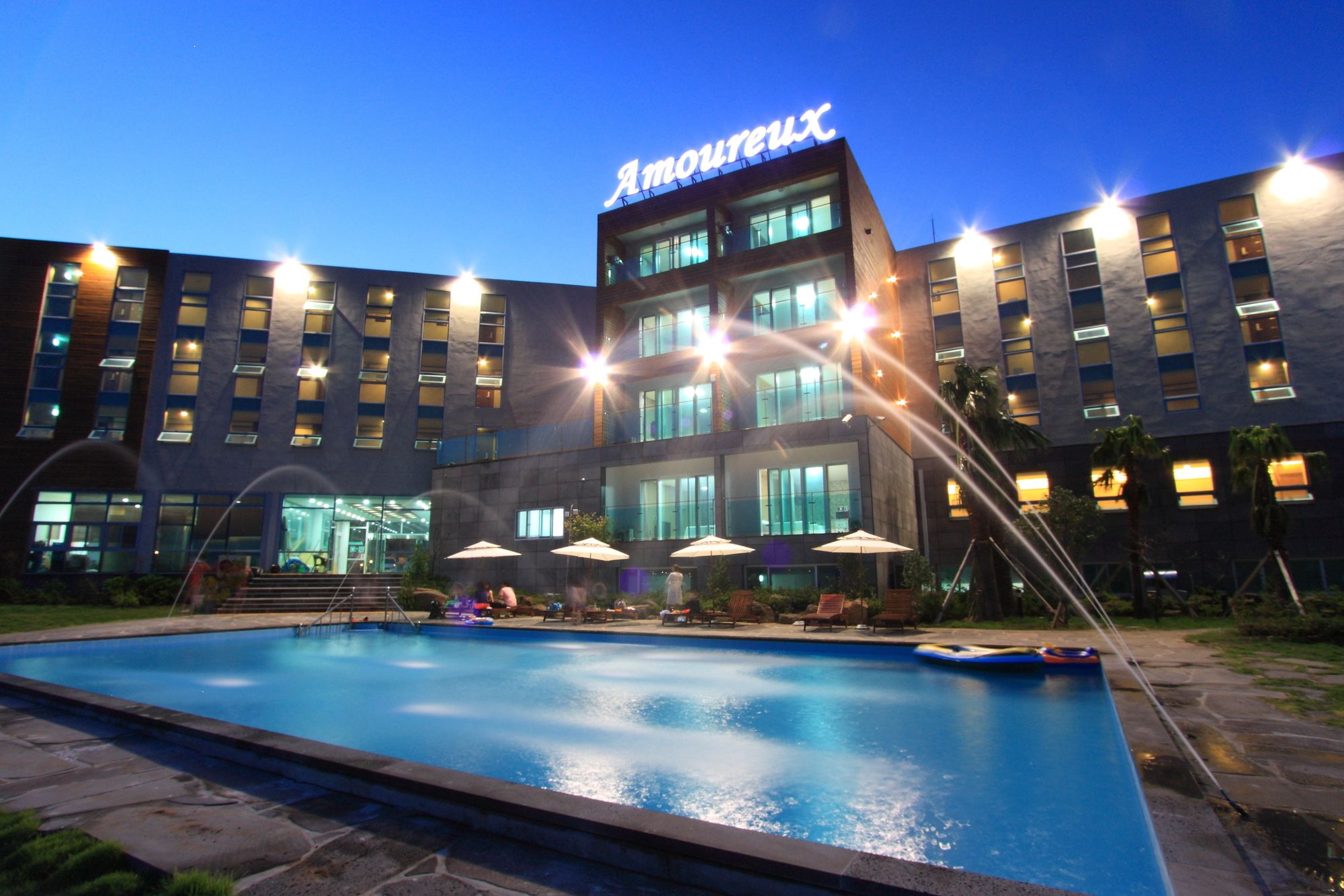 Amoureux Resort