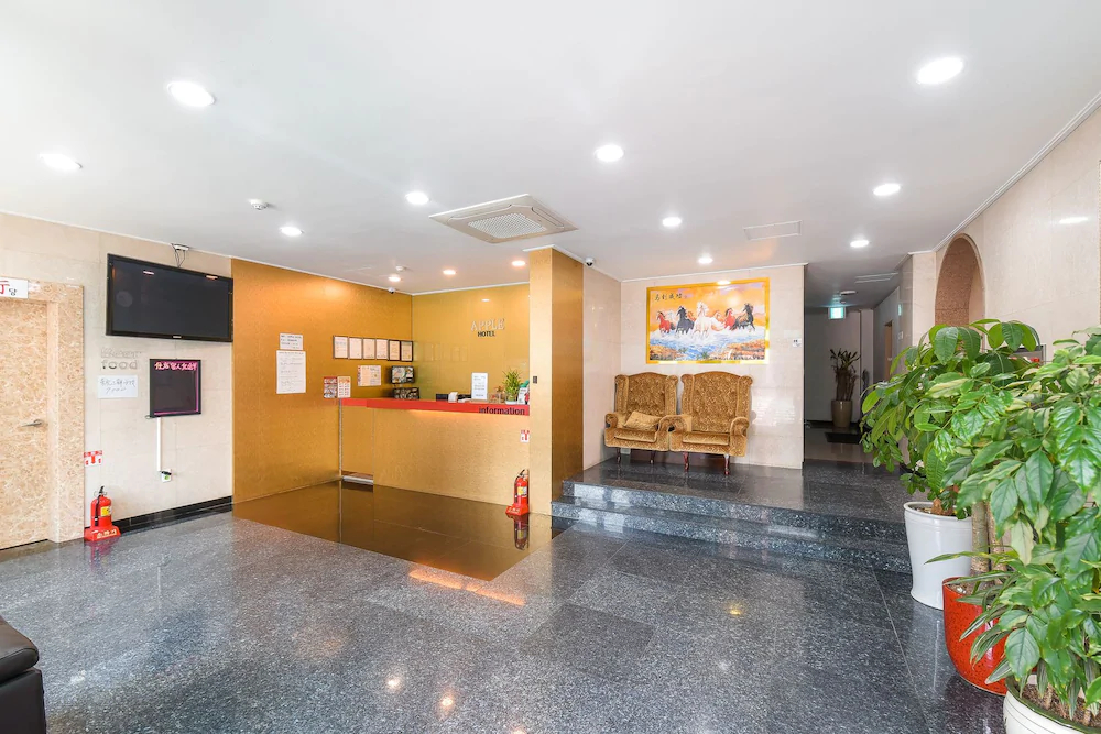 Apple Hotel