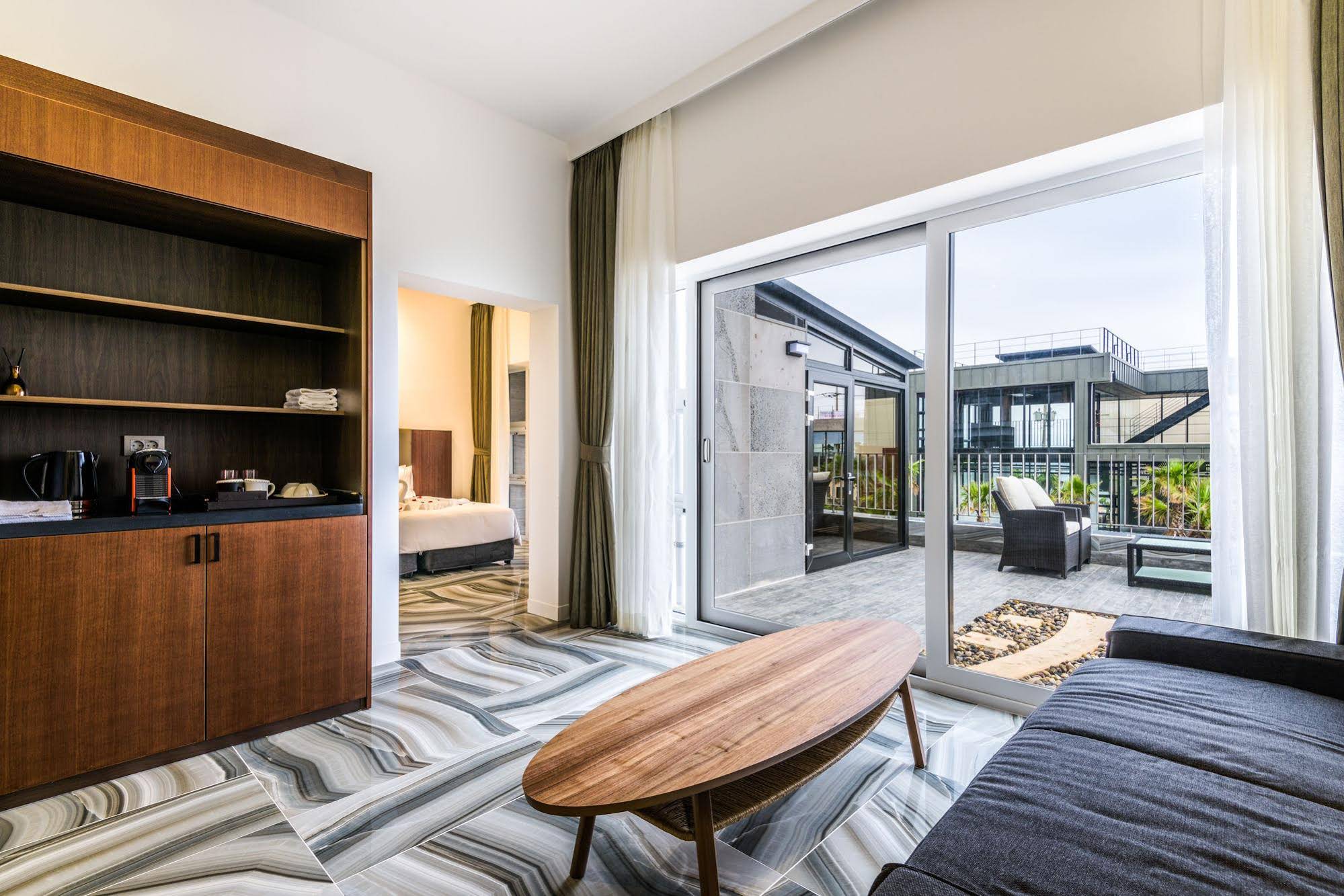 Augila Hotel Jeju Oceano Suites
