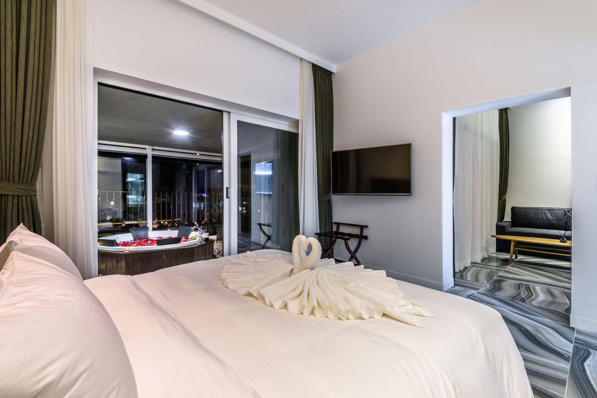 Augila Hotel Jeju Oceano Suites