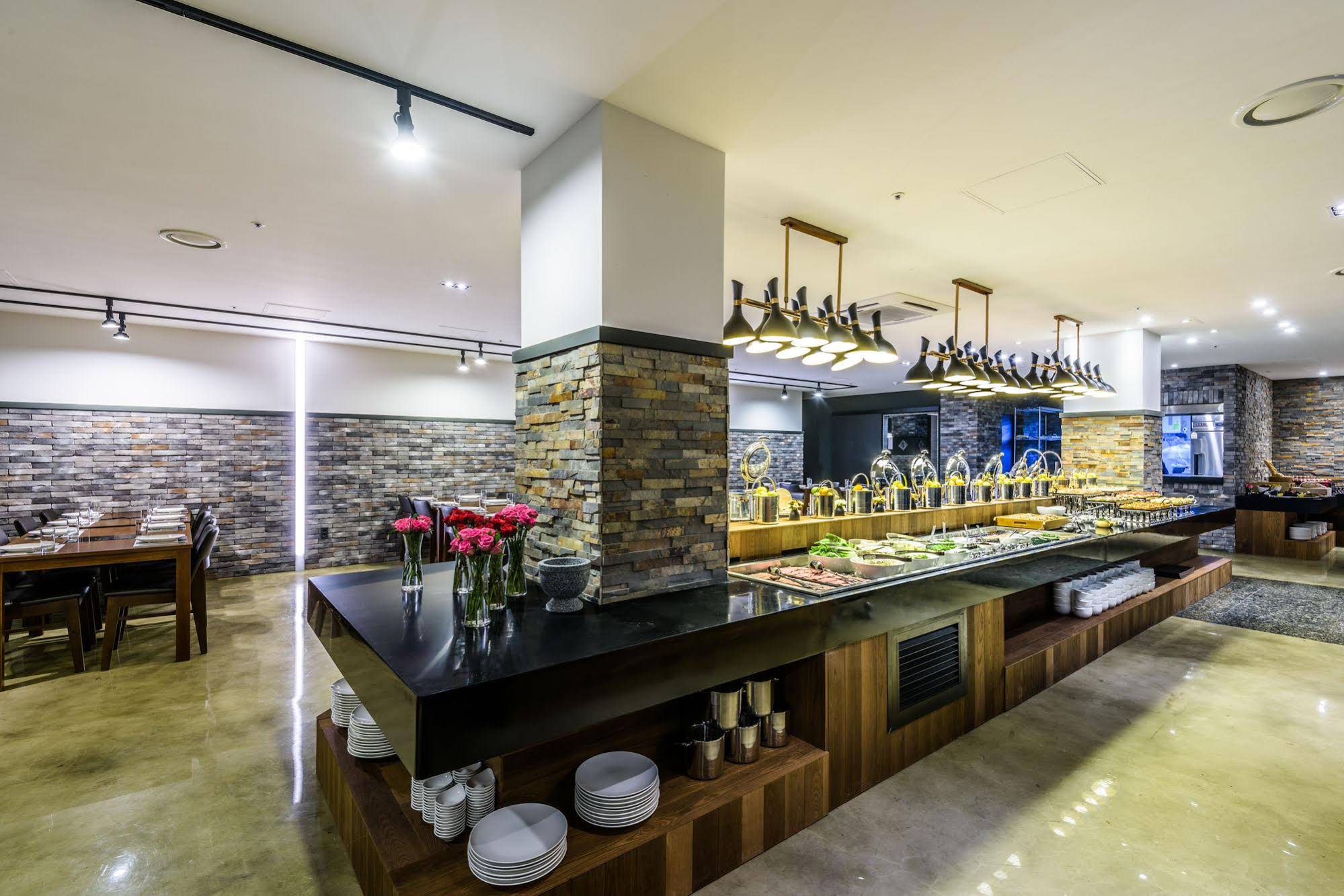 Augila Hotel Jeju Oceano Suites