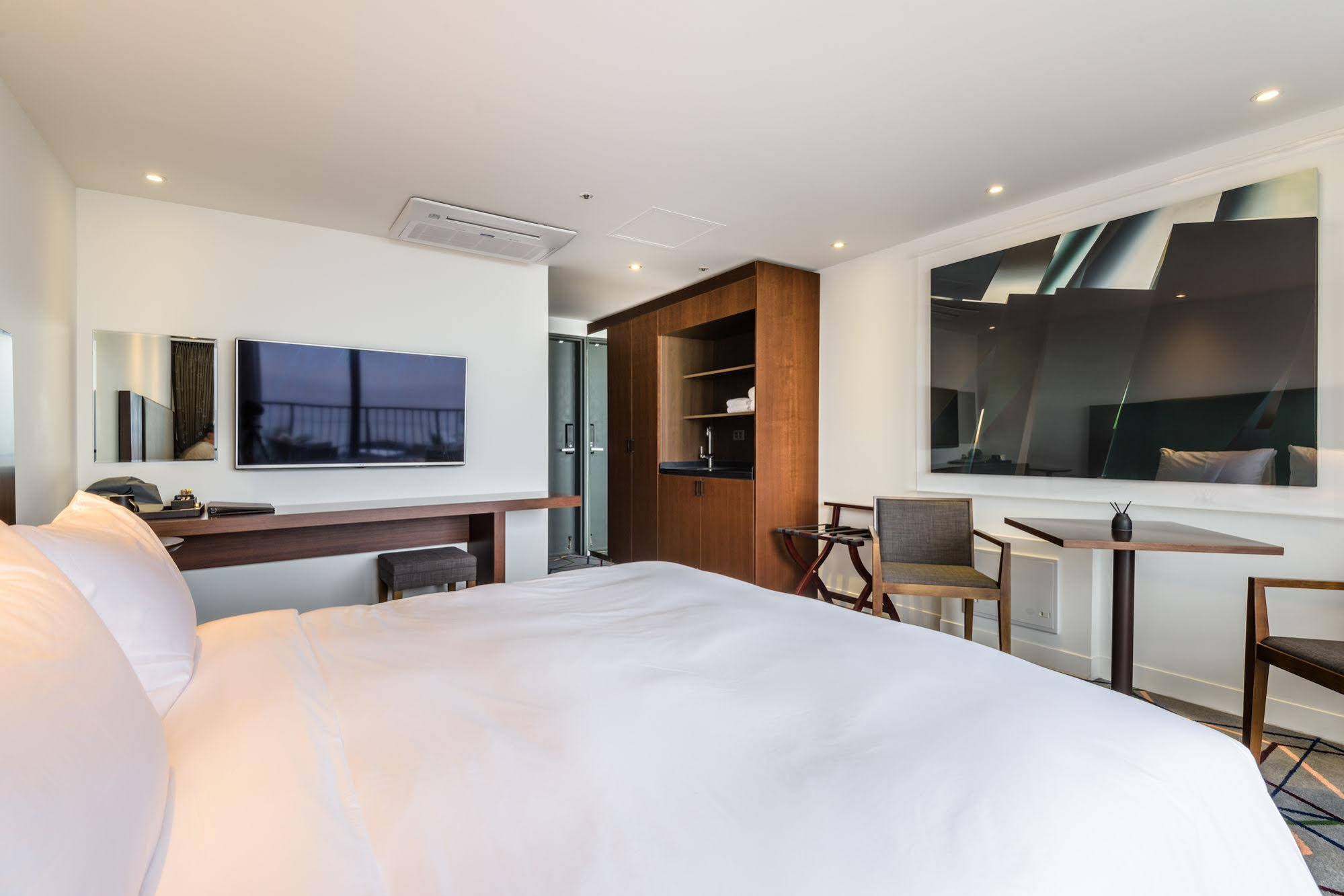 Augila Hotel Jeju Oceano Suites