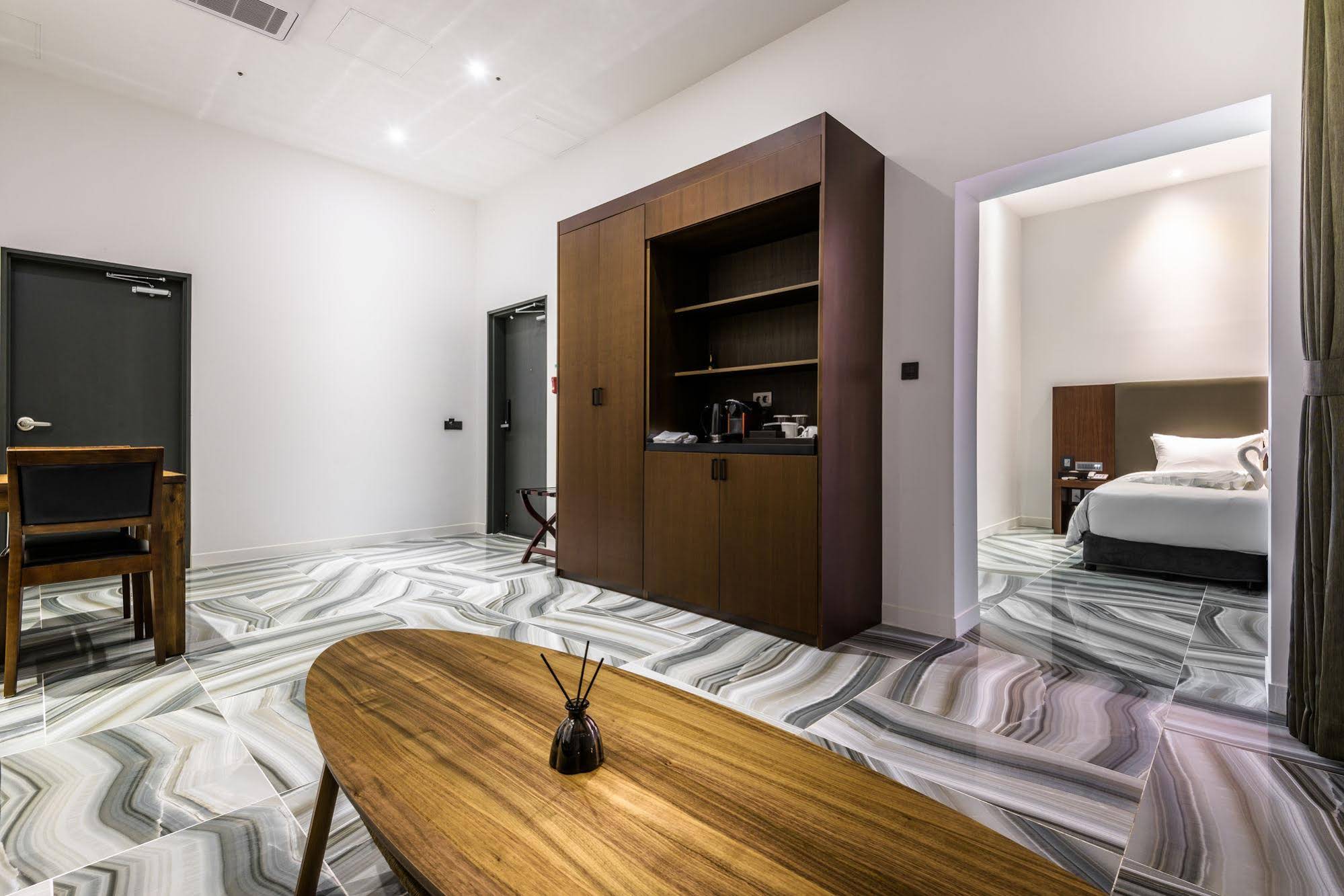 Augila Hotel Jeju Oceano Suites